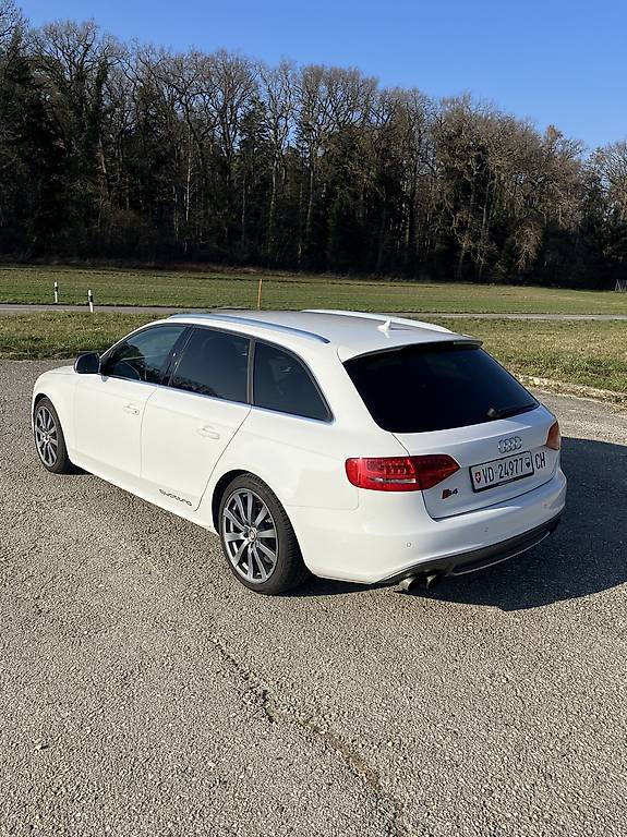 AUDI S4-image-1