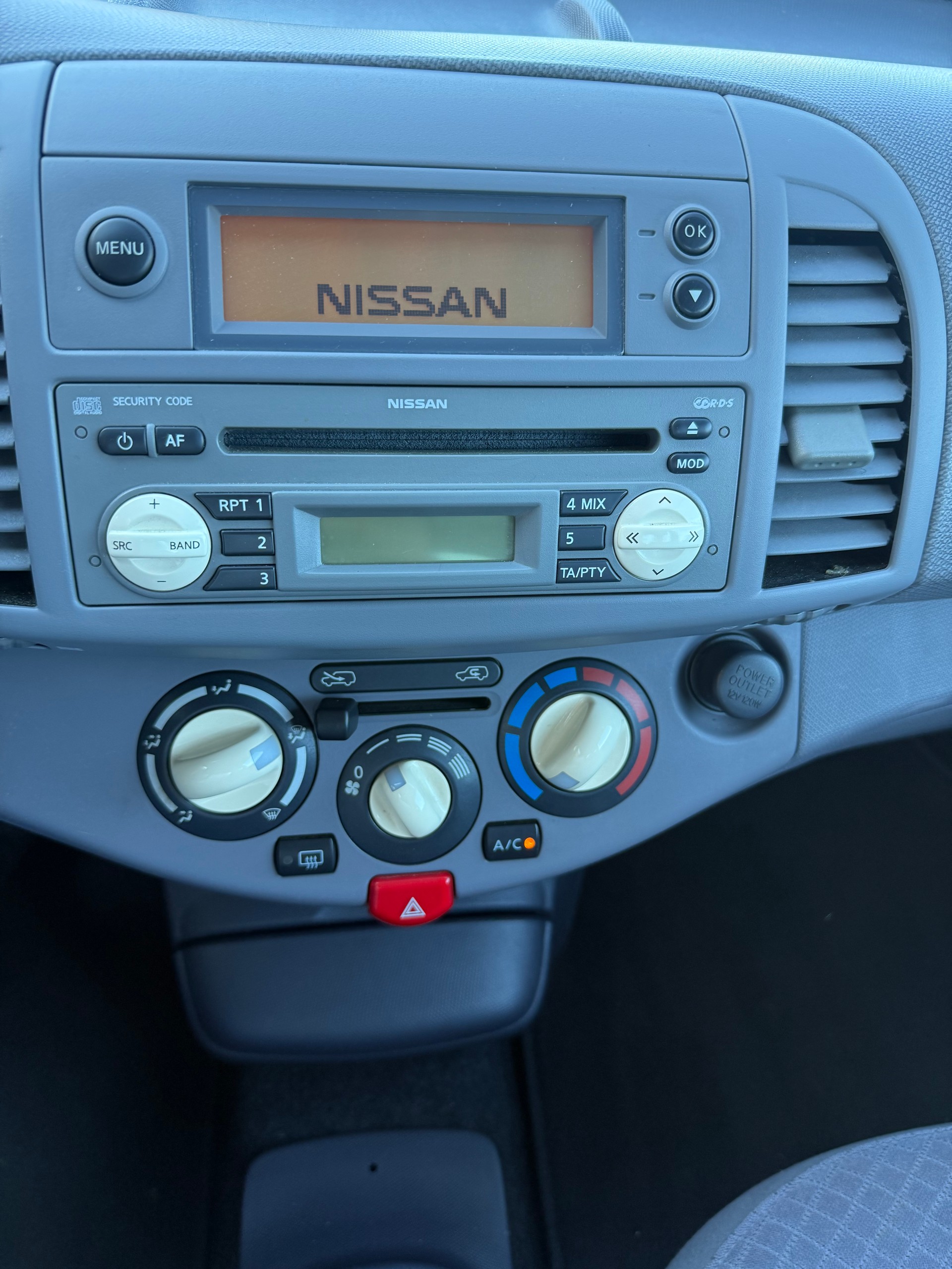 NISSAN Micra 1.4 acenta-image-9