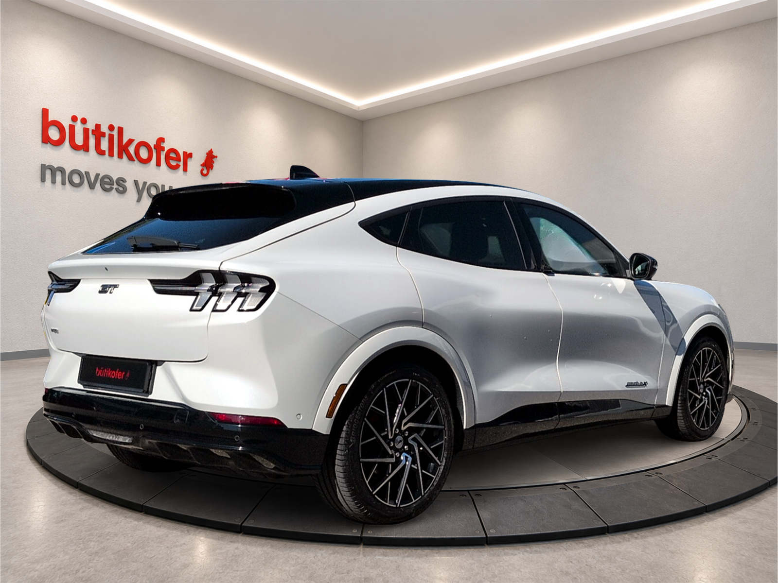 FORD Mustang Mach-E Extended GT AWD-image-4
