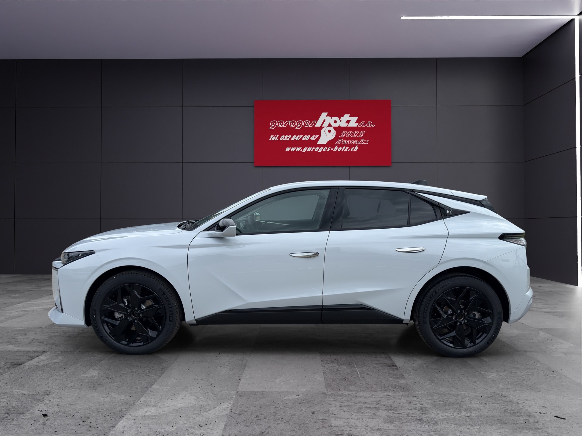 DS AUTOMOBILES N°4 1.2 MHEV Performance Line-image-1