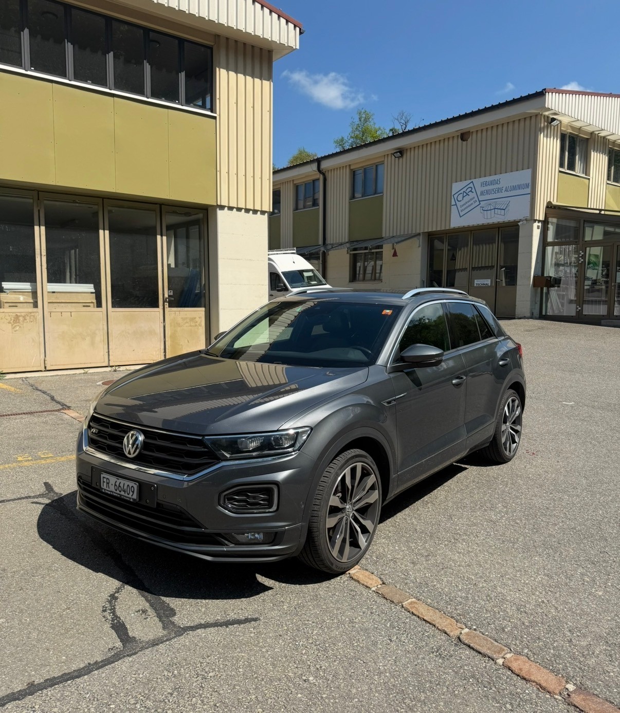 VW T-Roc 2.0 TSI Sport DSG 4Motion-image-3