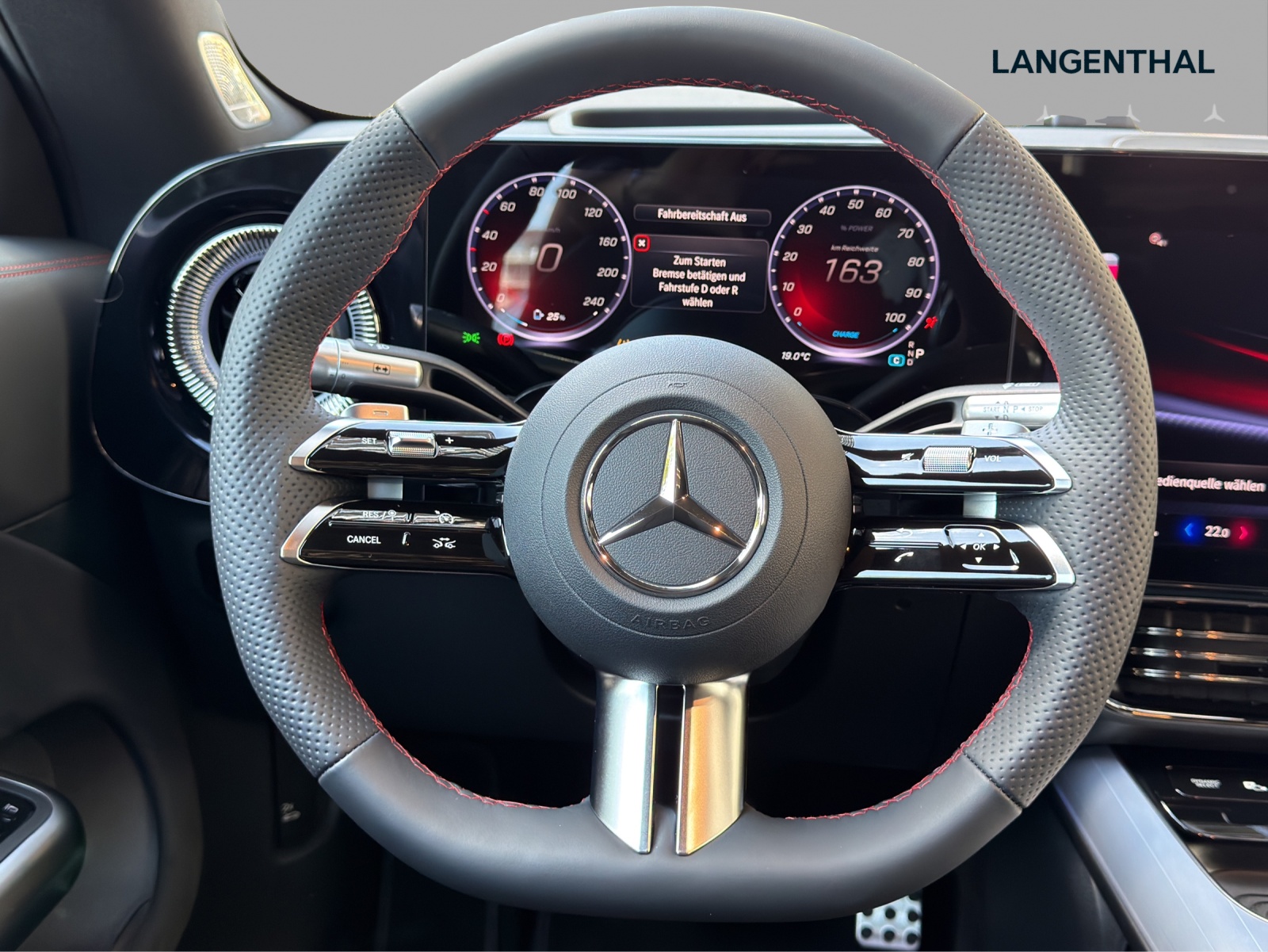 MERCEDES-BENZ CLA 350 4 Matic 85 kWh EQ-image-9