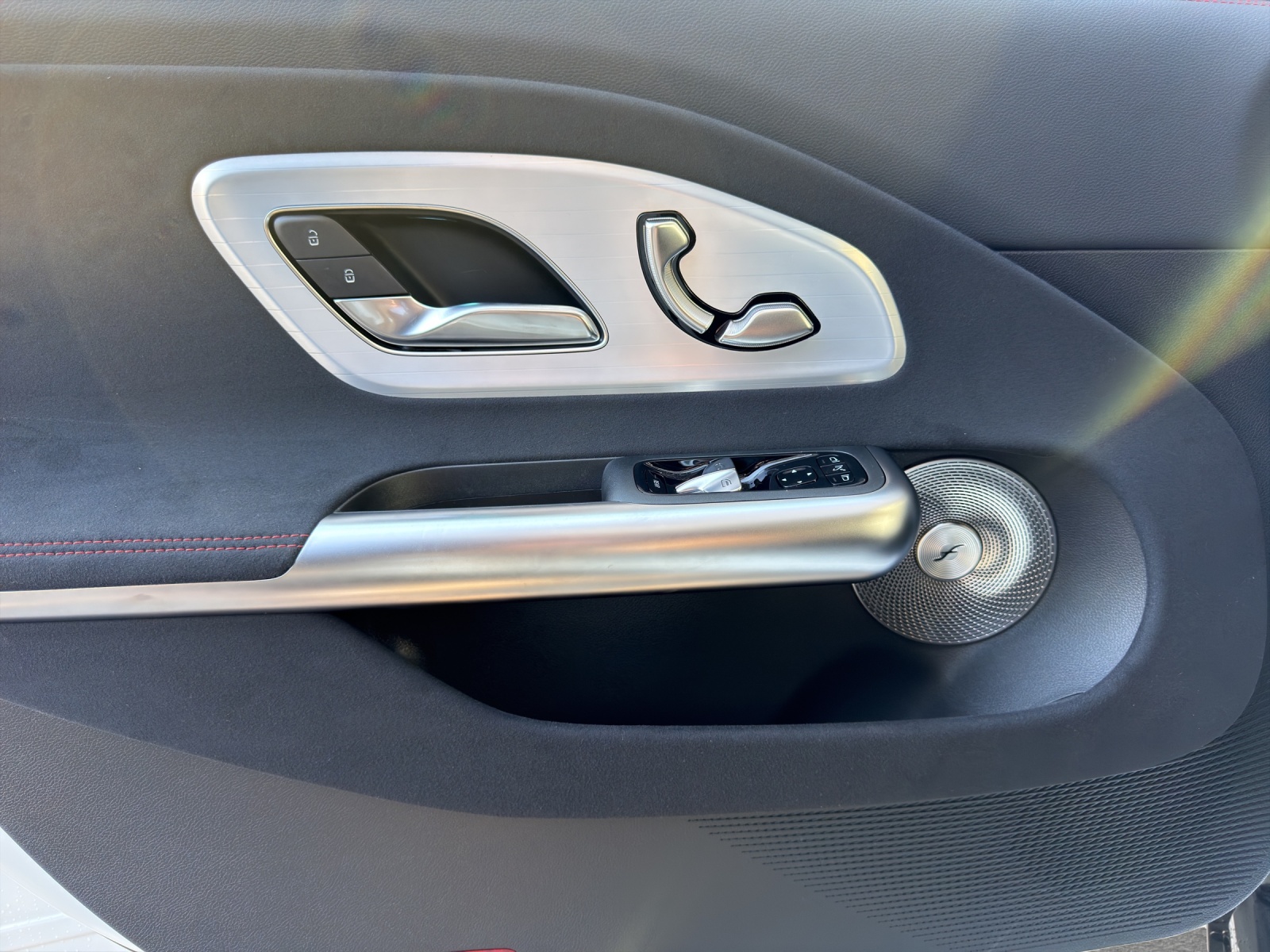 MERCEDES-BENZ CLA 350 4 Matic 85 kWh EQ-image-12