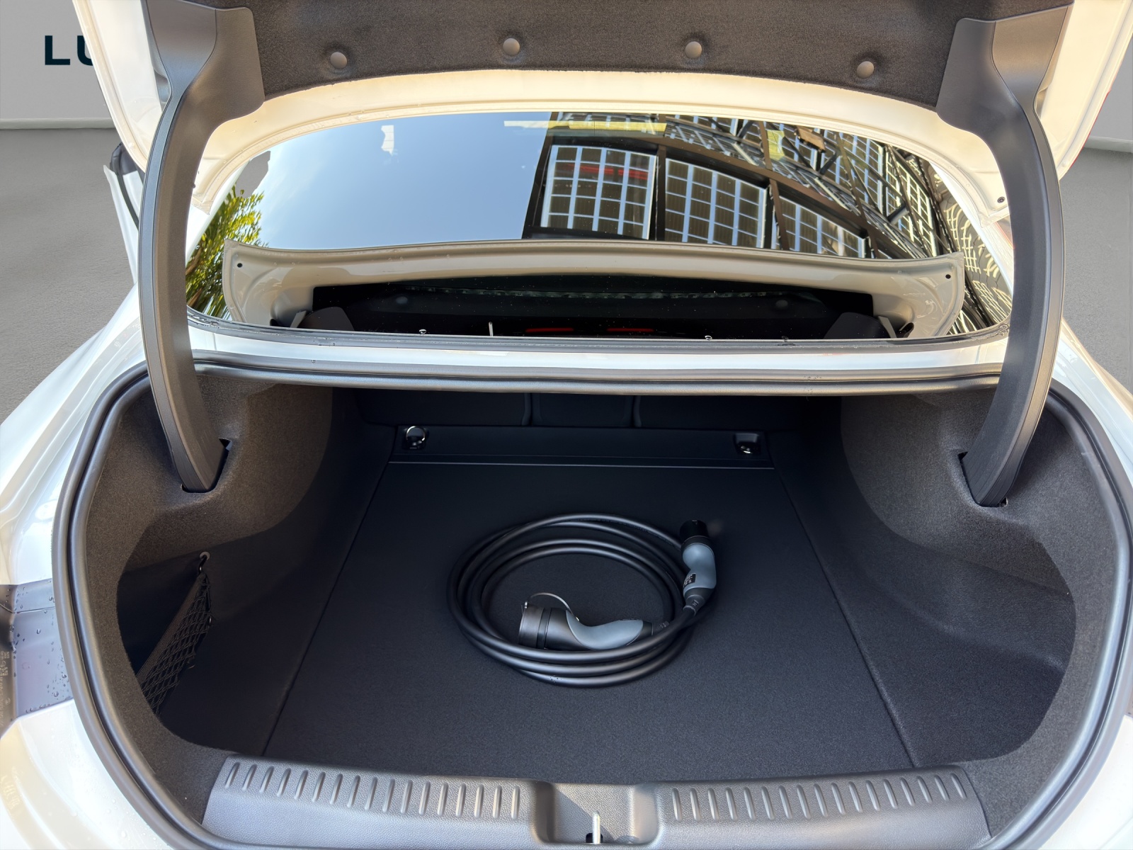 MERCEDES-BENZ CLA 350 4 Matic 85 kWh EQ-image-14