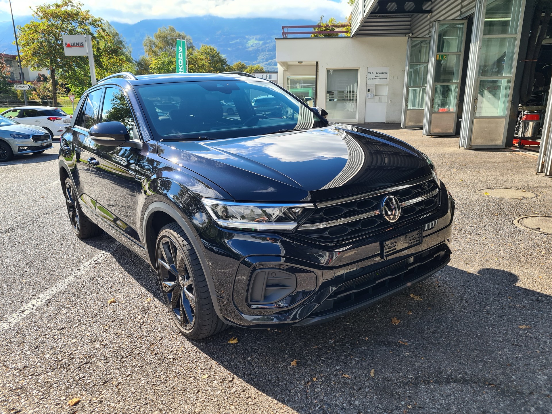 VW T-Roc 2.0 TSI R-Line DSG 4Motion-image-0