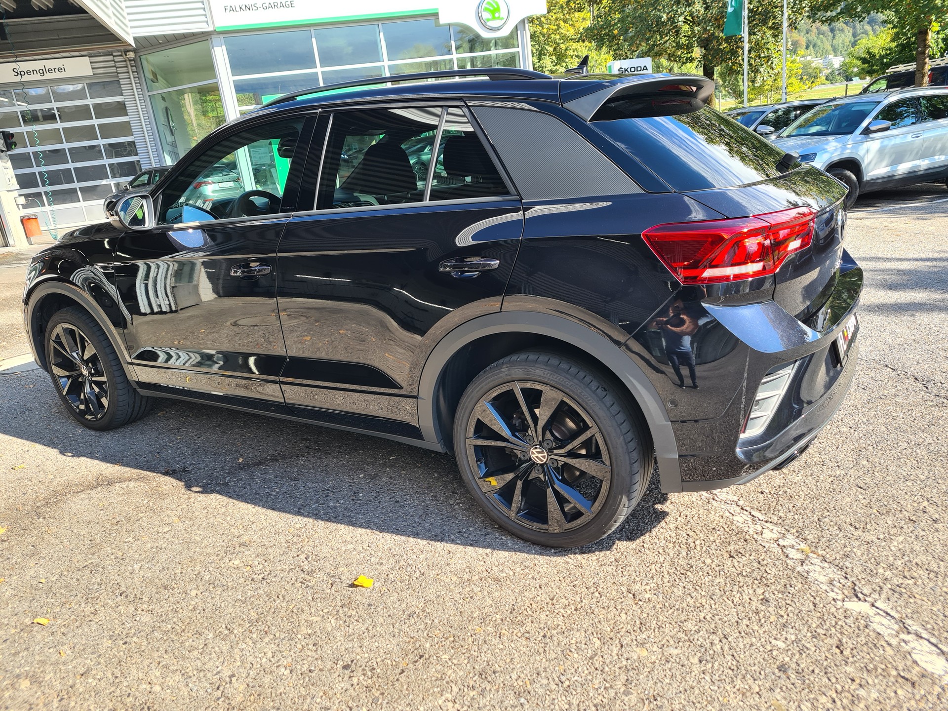 VW T-Roc 2.0 TSI R-Line DSG 4Motion-image-1