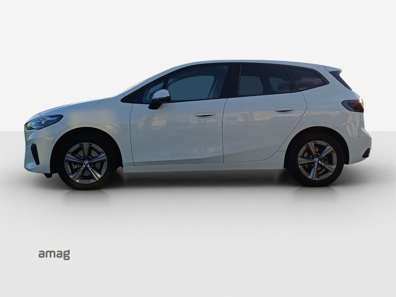 BMW 218i Active Tourer DKG-showroom-element-1