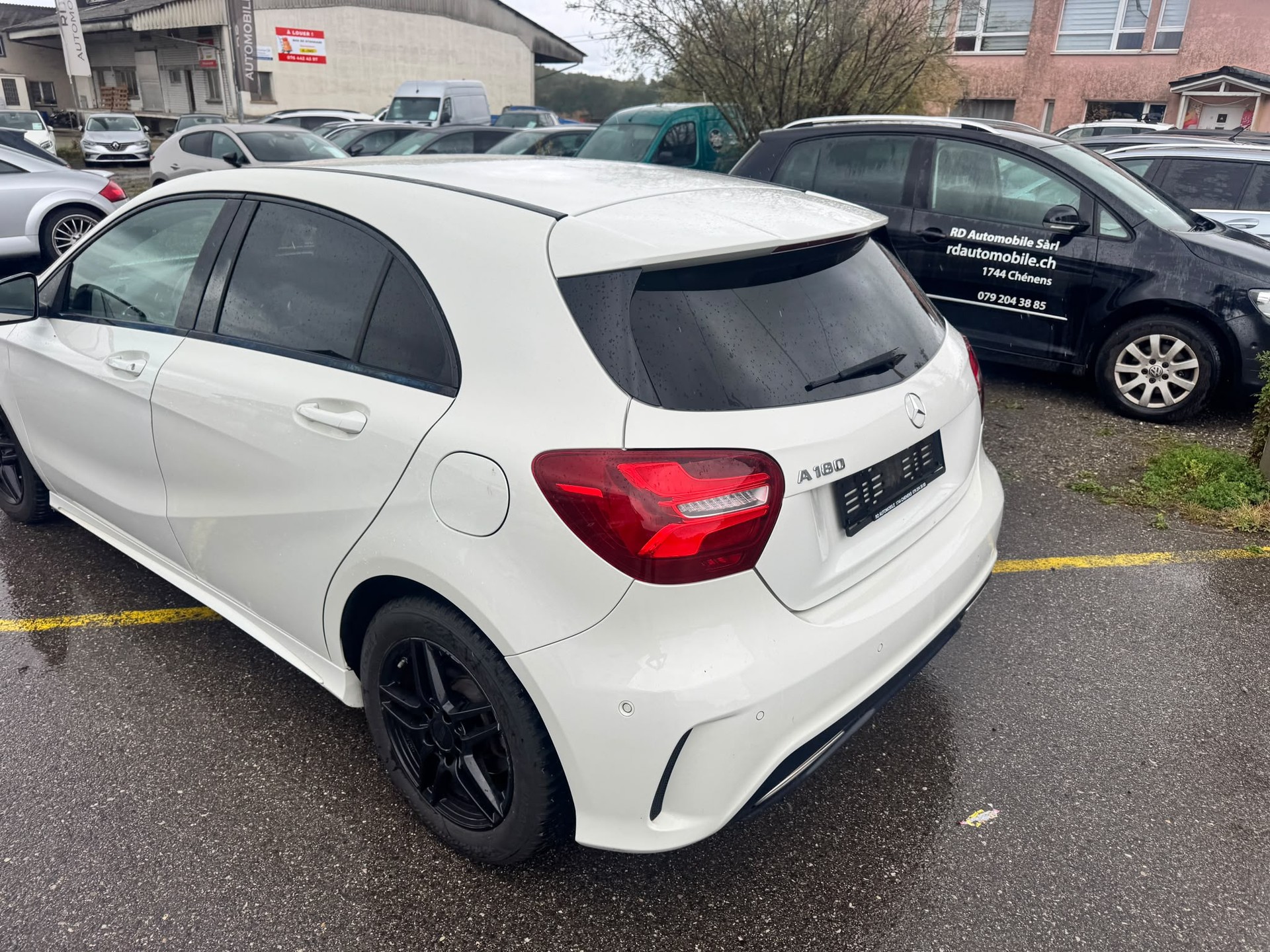 MERCEDES-BENZ A 180 Style 7G-DCT-image-1
