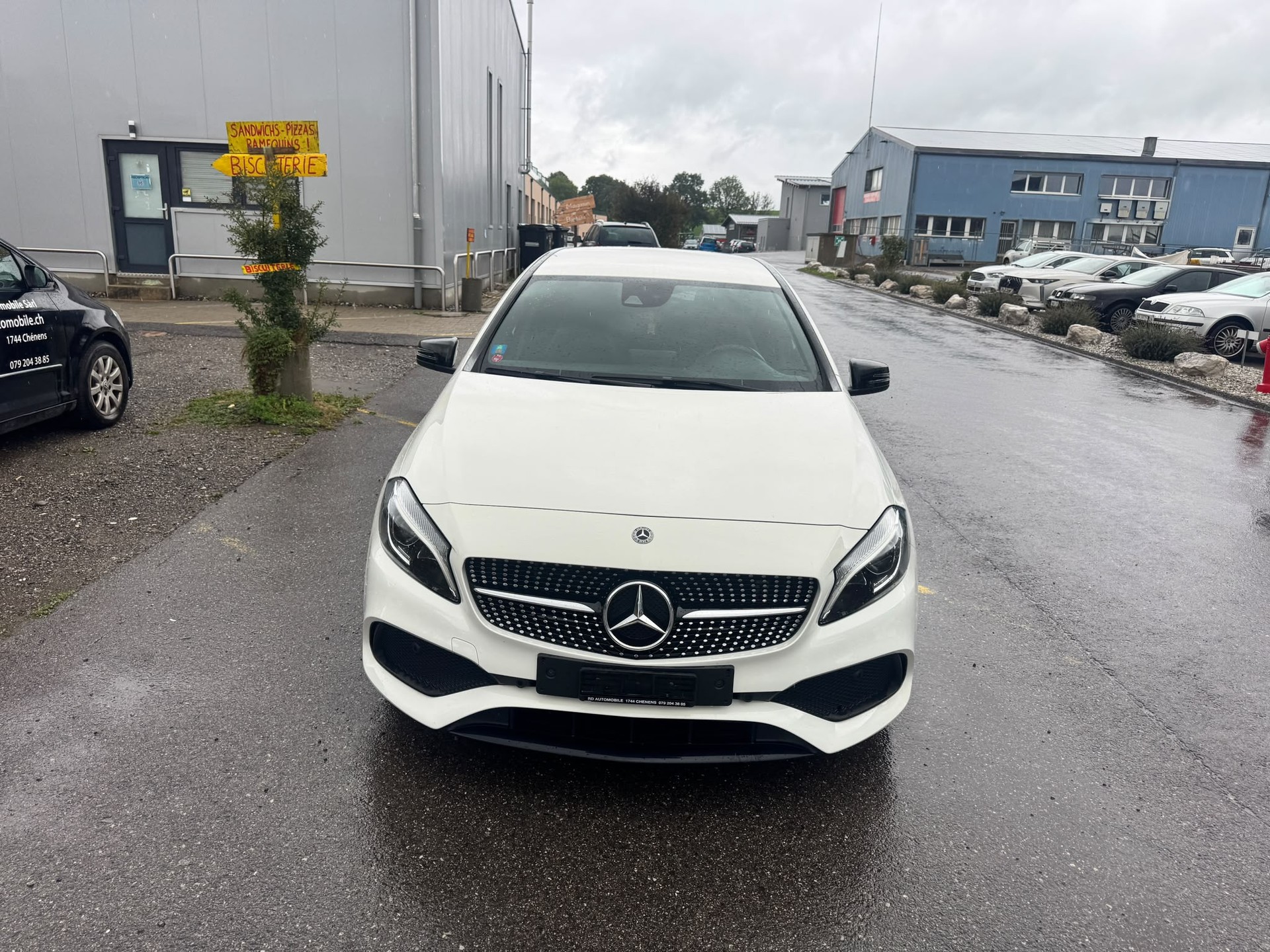MERCEDES-BENZ A 180 Style 7G-DCT-image-6
