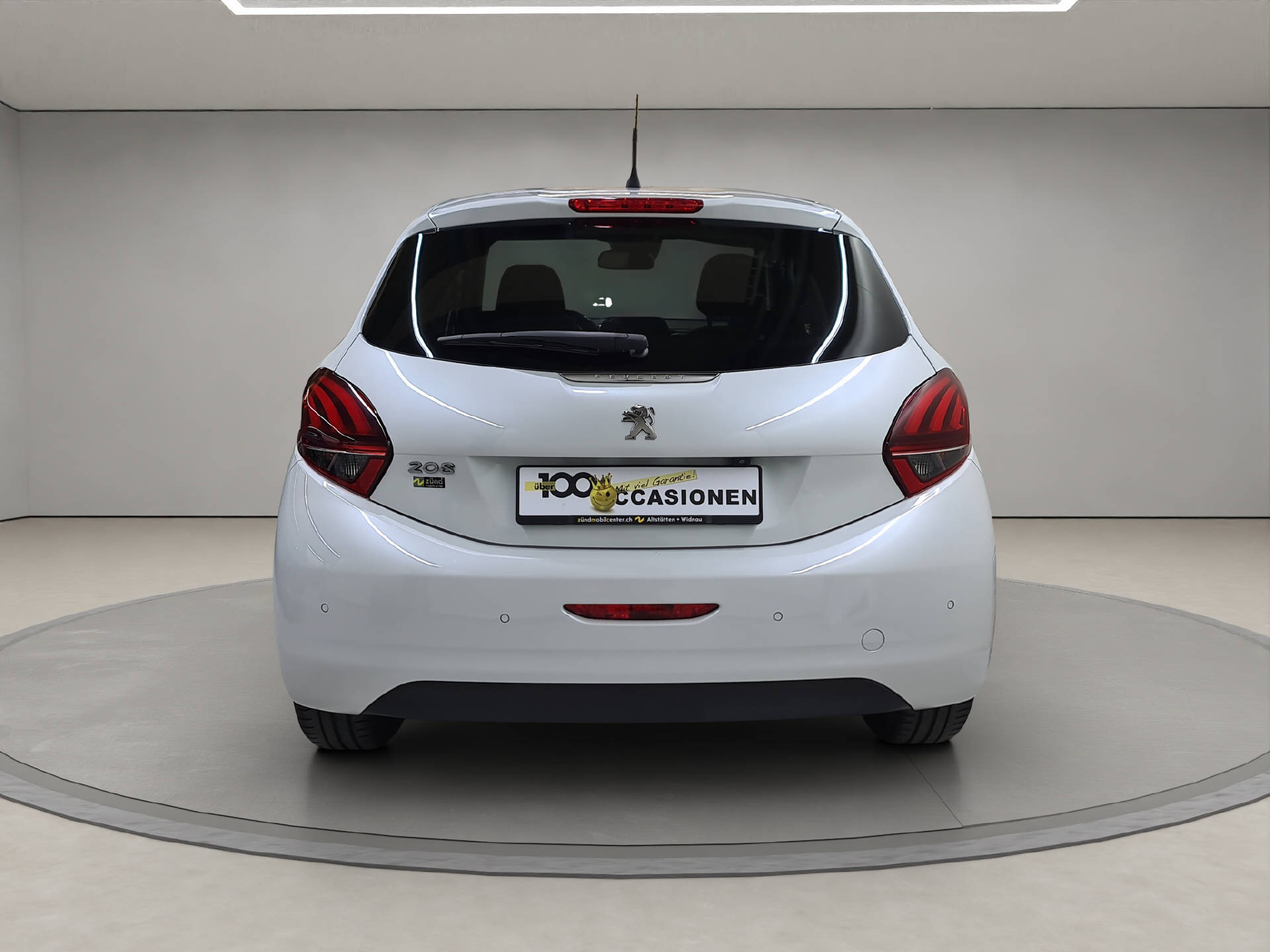 PEUGEOT 208 1.2 PureTech Tech Edition S/S-image-2