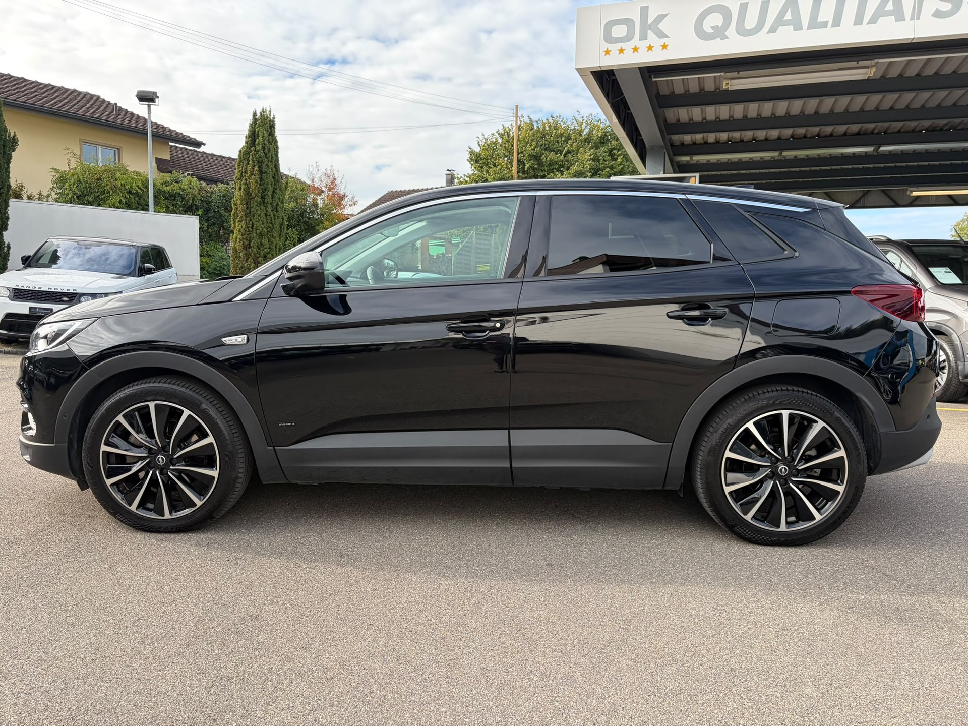 OPEL Grandland X 1.6 Hybrid4 Ultimate Automatik-image-3
