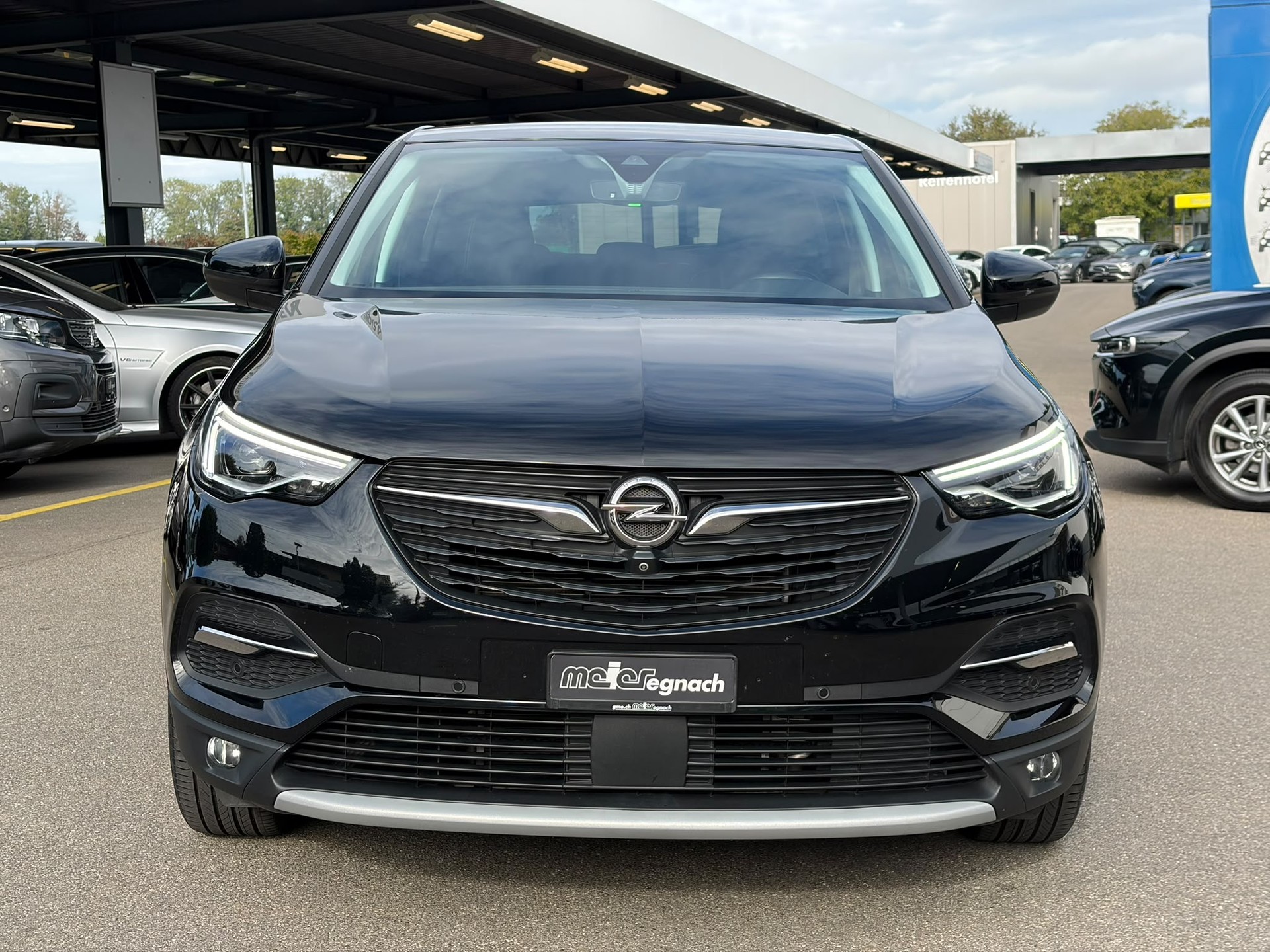 OPEL Grandland X 1.6 Hybrid4 Ultimate Automatik-image-1