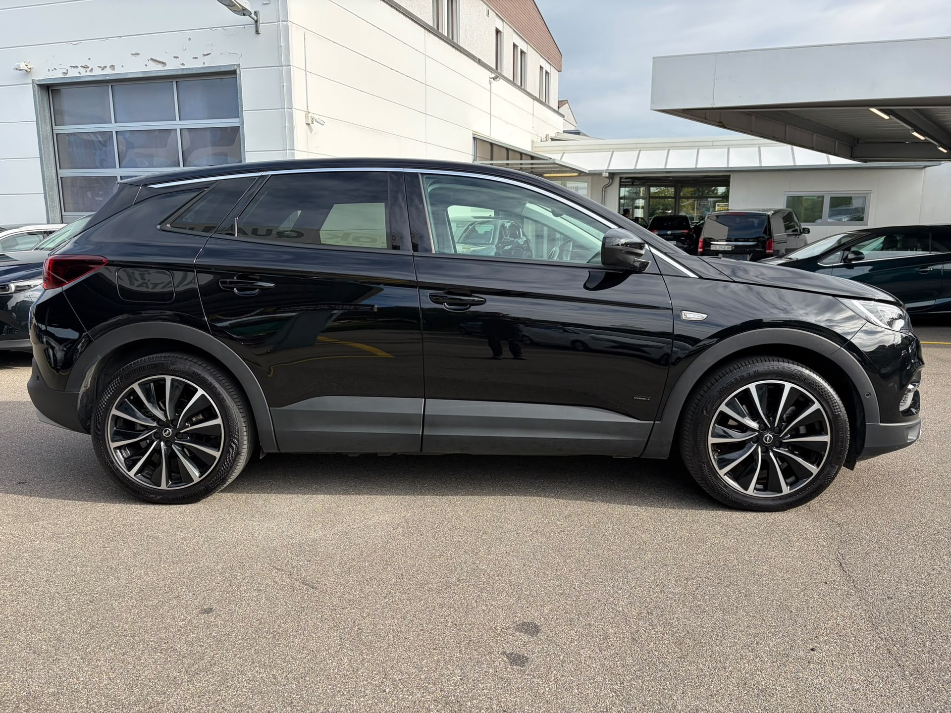 OPEL Grandland X 1.6 Hybrid4 Ultimate Automatik-image-4