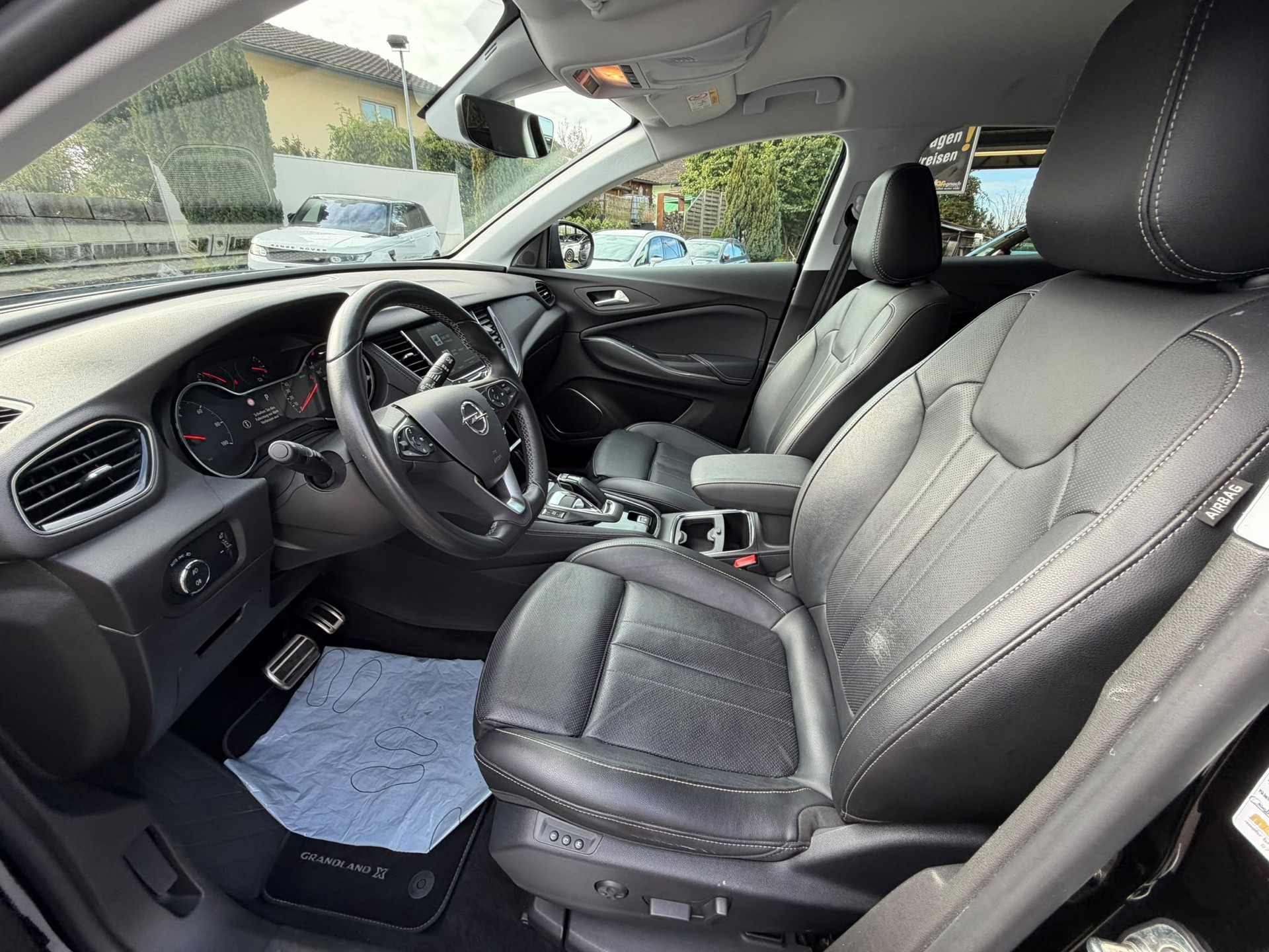 OPEL Grandland X 1.6 Hybrid4 Ultimate Automatik-image-12