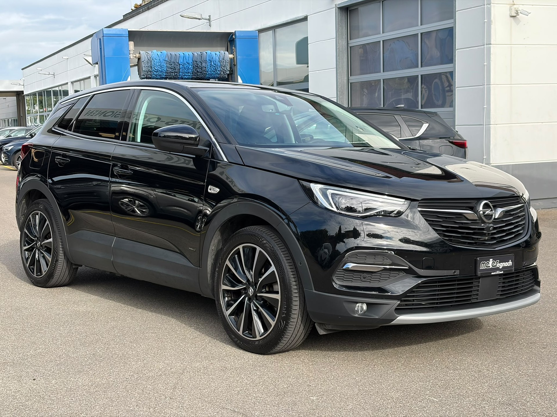 OPEL Grandland X 1.6 Hybrid4 Ultimate Automatik-image-2