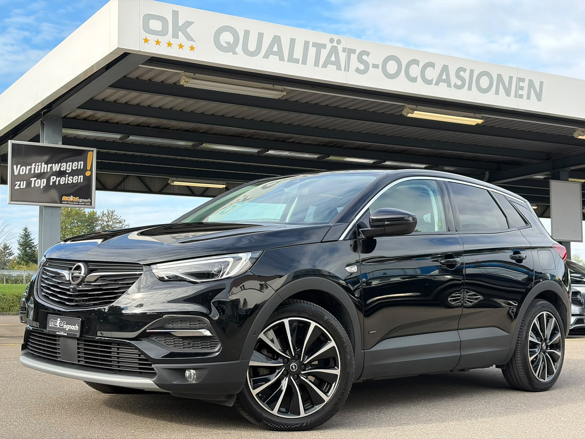 OPEL Grandland X 1.6 Hybrid4 Ultimate Automatik-image-0