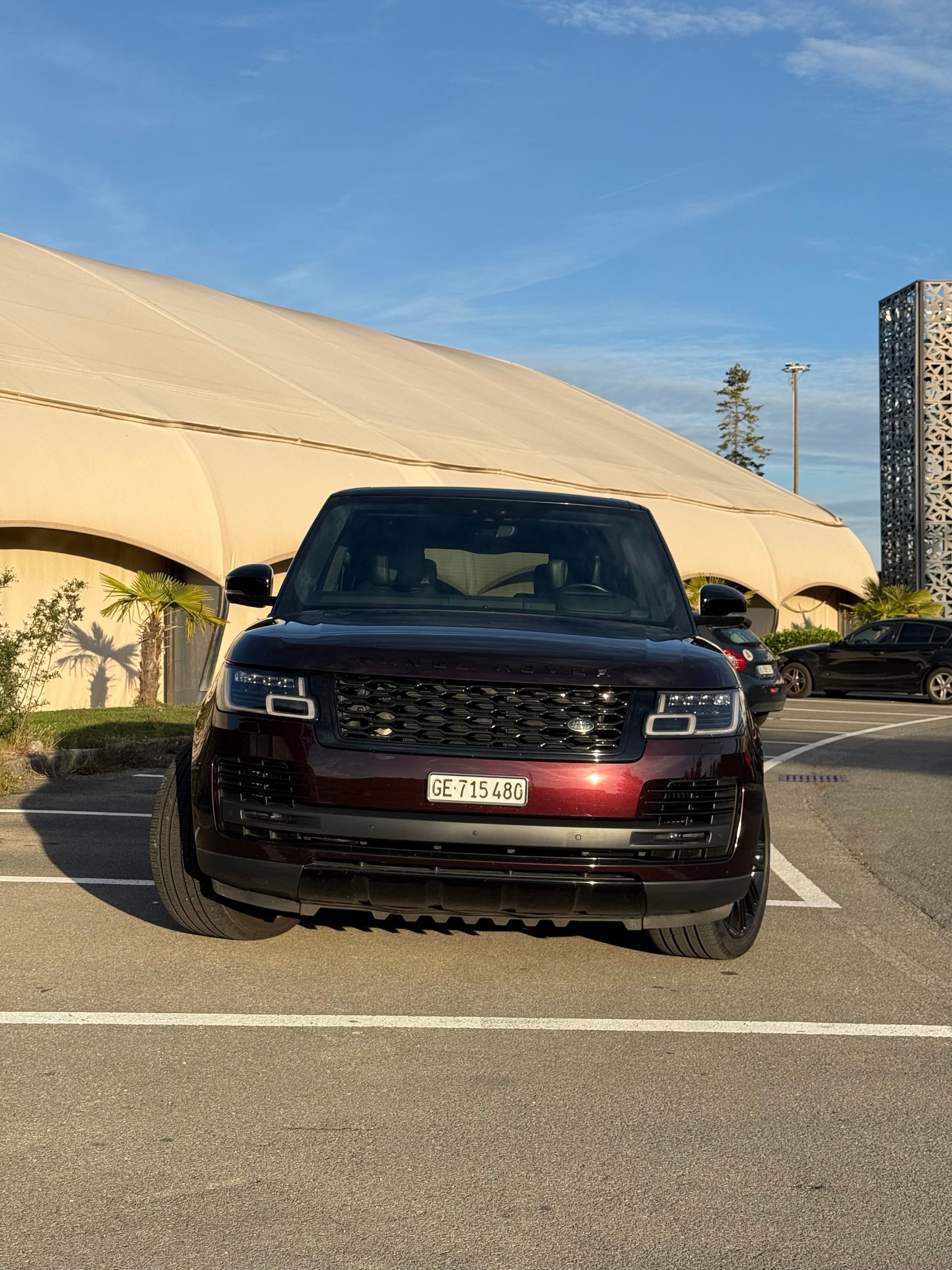 LAND ROVER 4.4 SDV8 Autobiography LWB-image-1