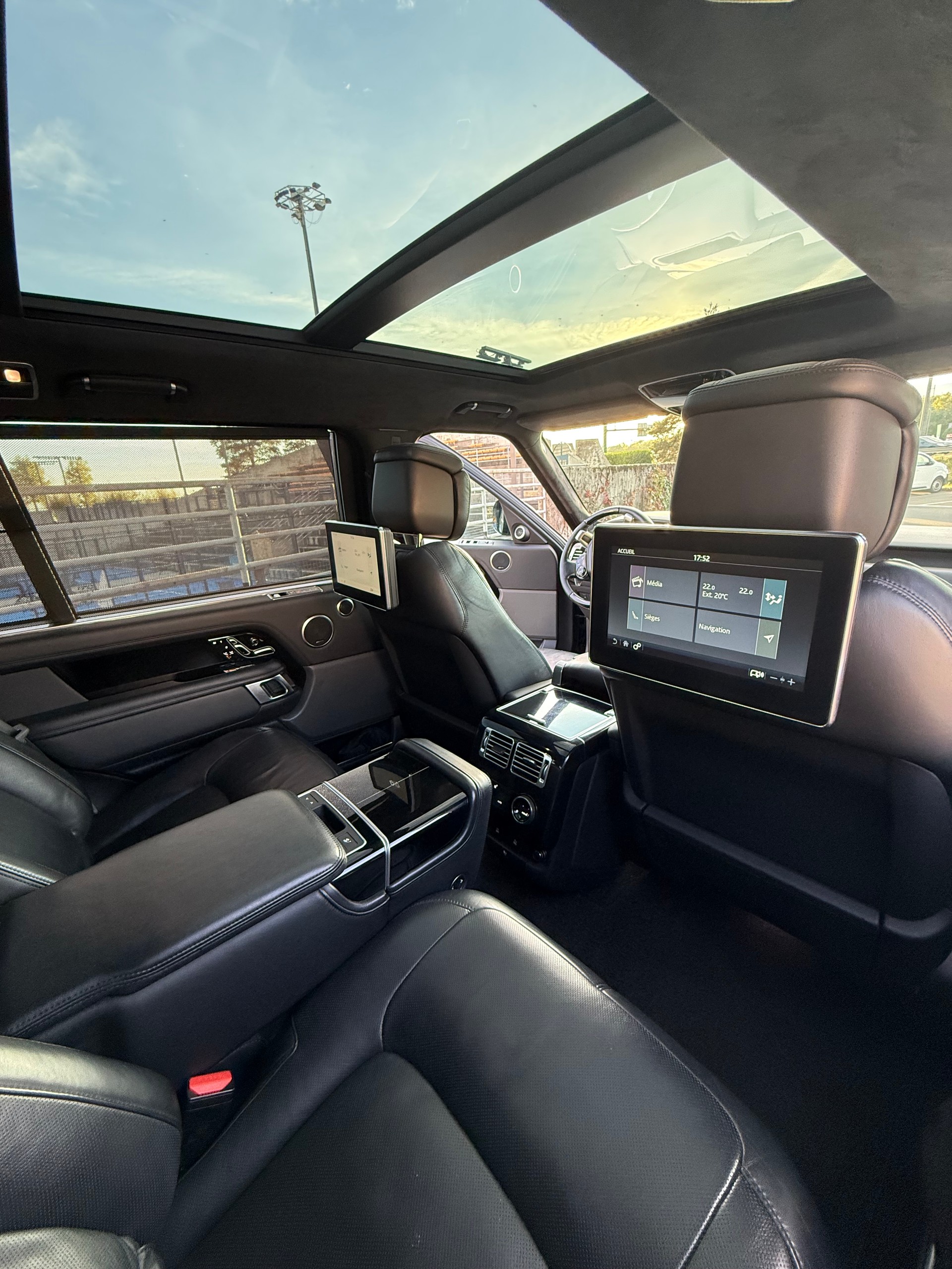 LAND ROVER 4.4 SDV8 Autobiography LWB-image-7