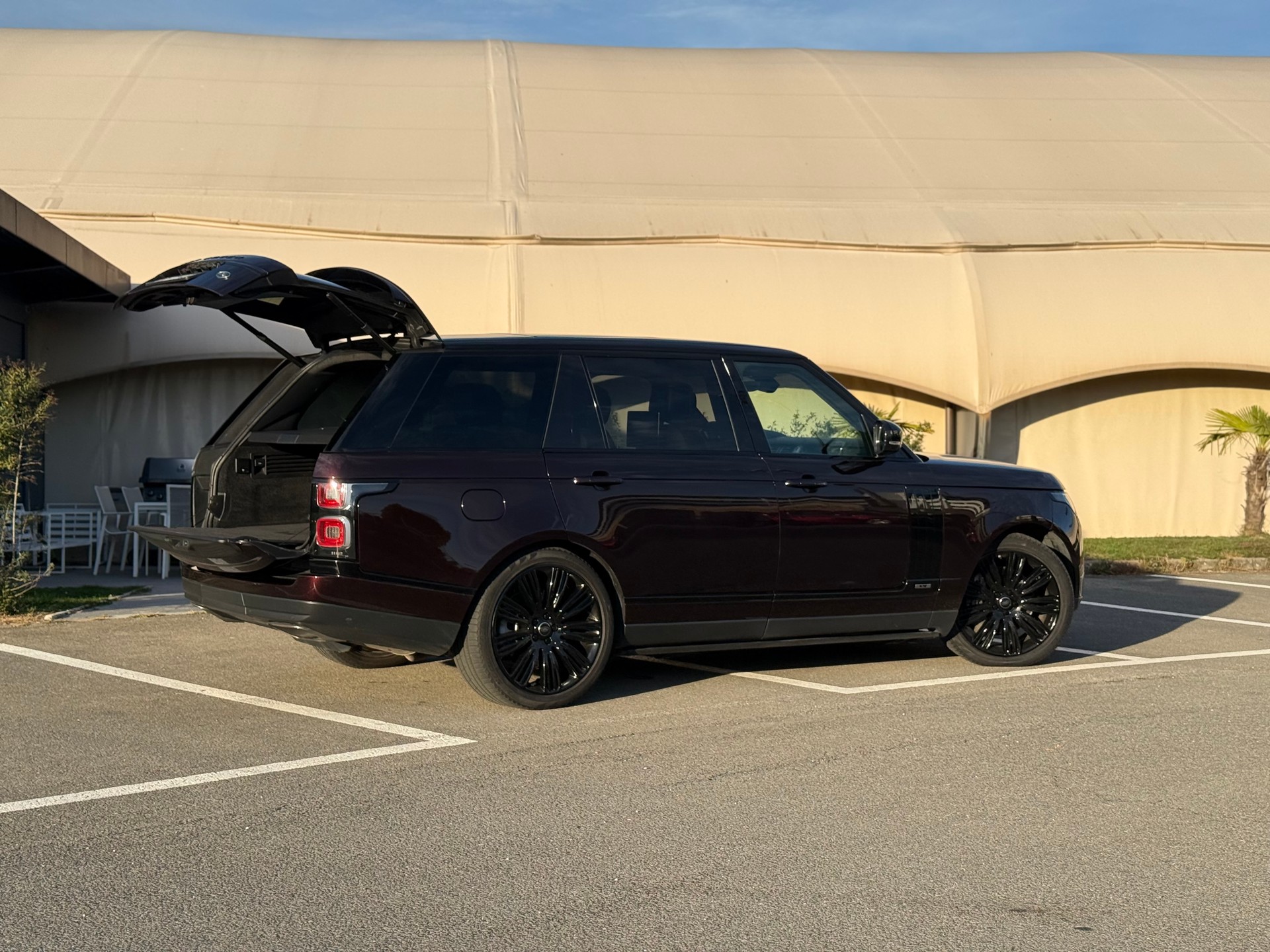 LAND ROVER 4.4 SDV8 Autobiography LWB-image-2