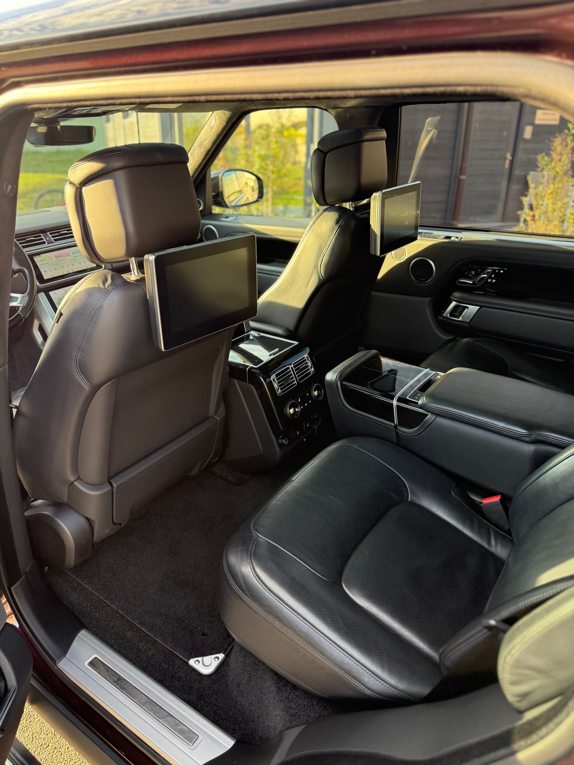 LAND ROVER 4.4 SDV8 Autobiography LWB-image-9