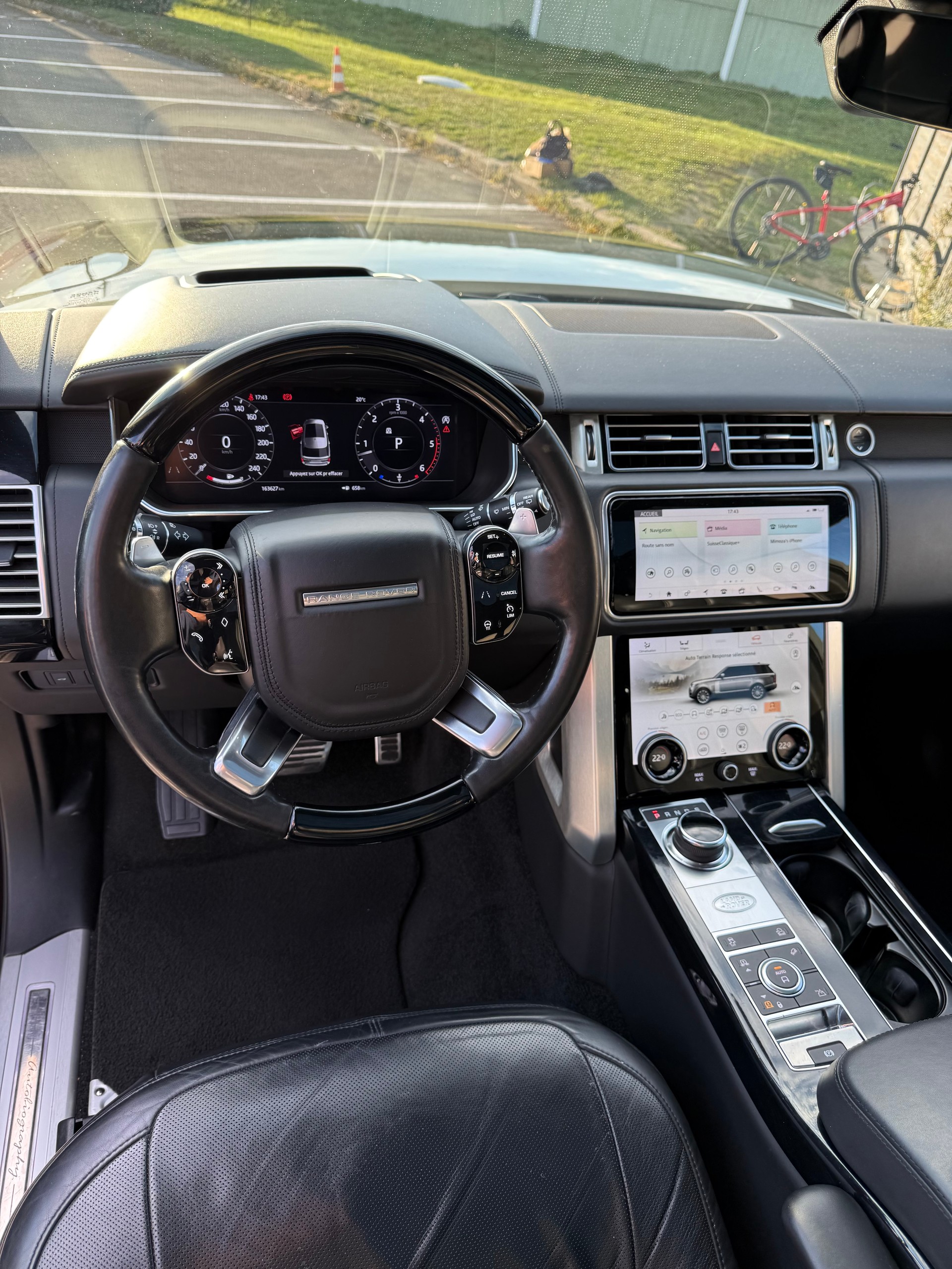 LAND ROVER 4.4 SDV8 Autobiography LWB-image-5
