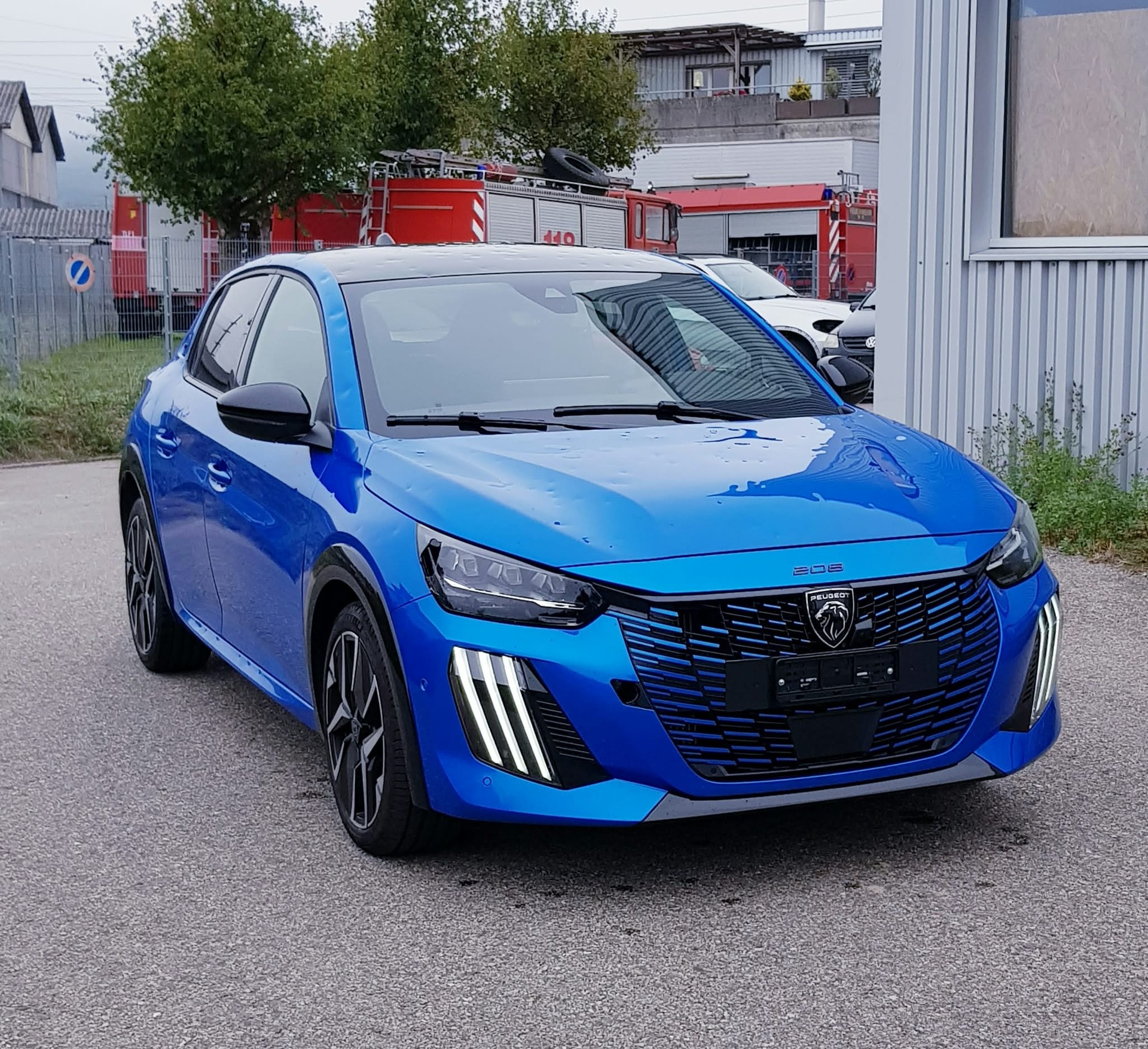 PEUGEOT 208 1.2 MHEV 145 GT-image-1