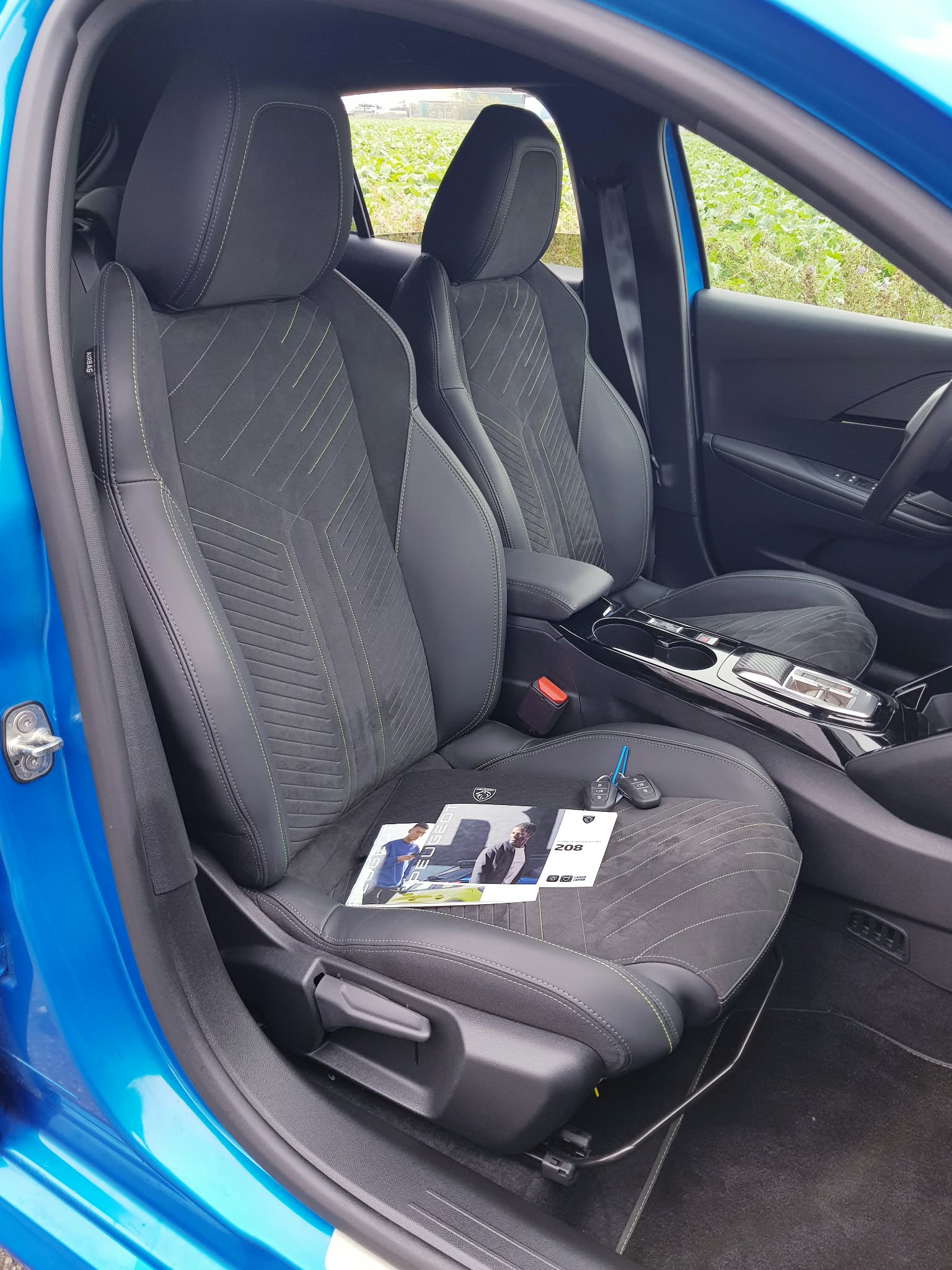 PEUGEOT 208 1.2 MHEV 145 GT-image-11