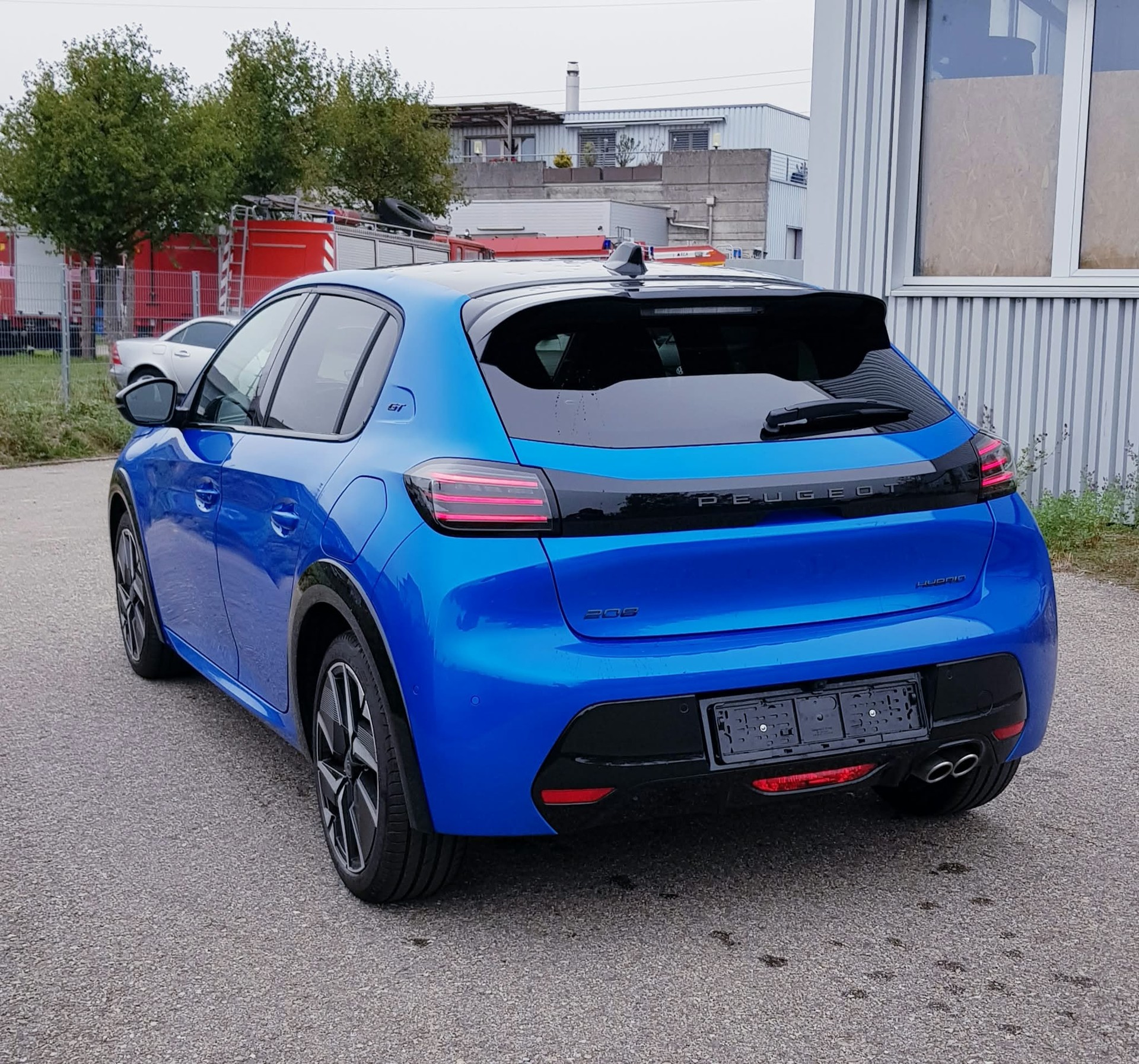 PEUGEOT 208 1.2 MHEV 145 GT-image-3