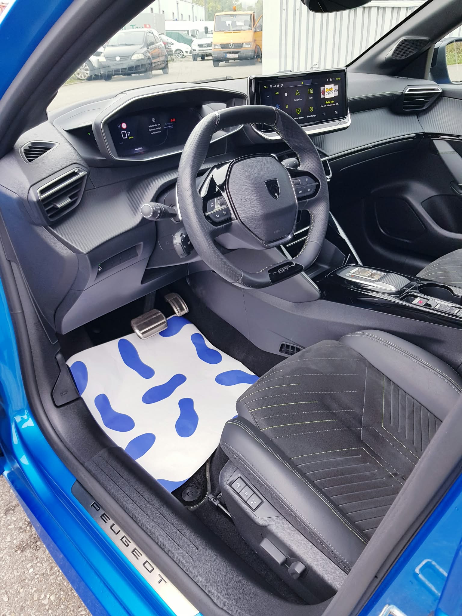 PEUGEOT 208 1.2 MHEV 145 GT-image-6