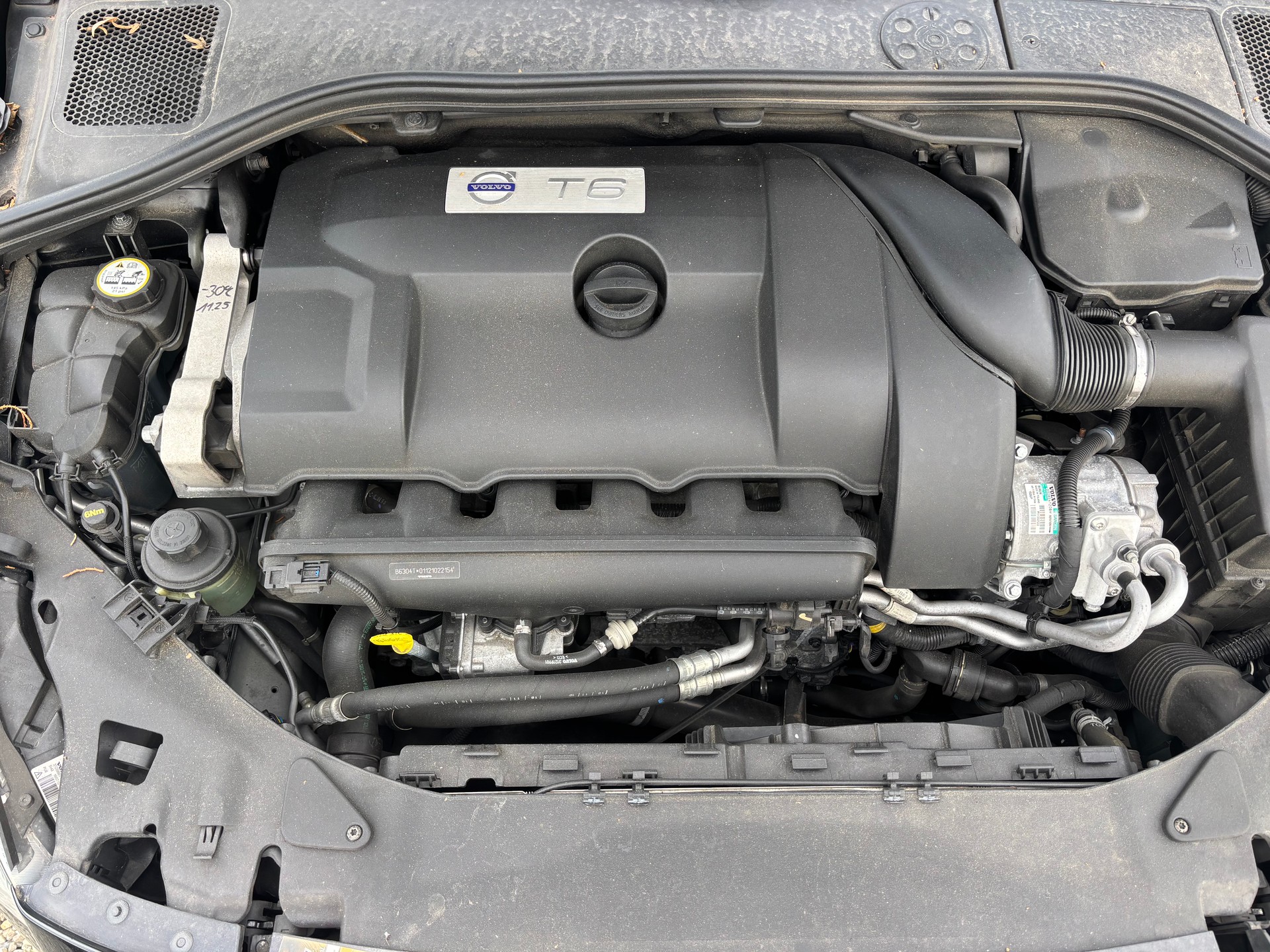 VOLVO S60 T6 AWD Momentum Geartronic-image-15