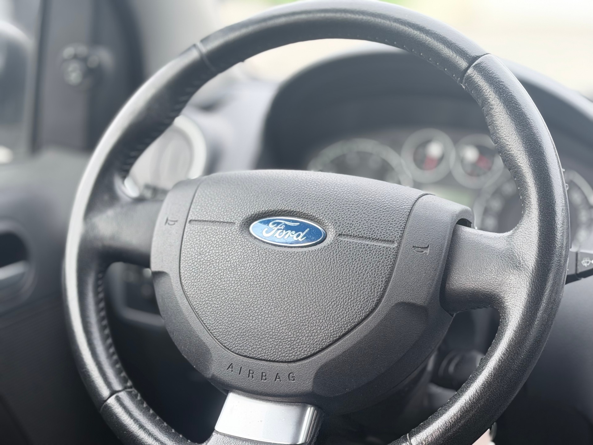 FORD Fiesta 1.6 16V Trend-image-4