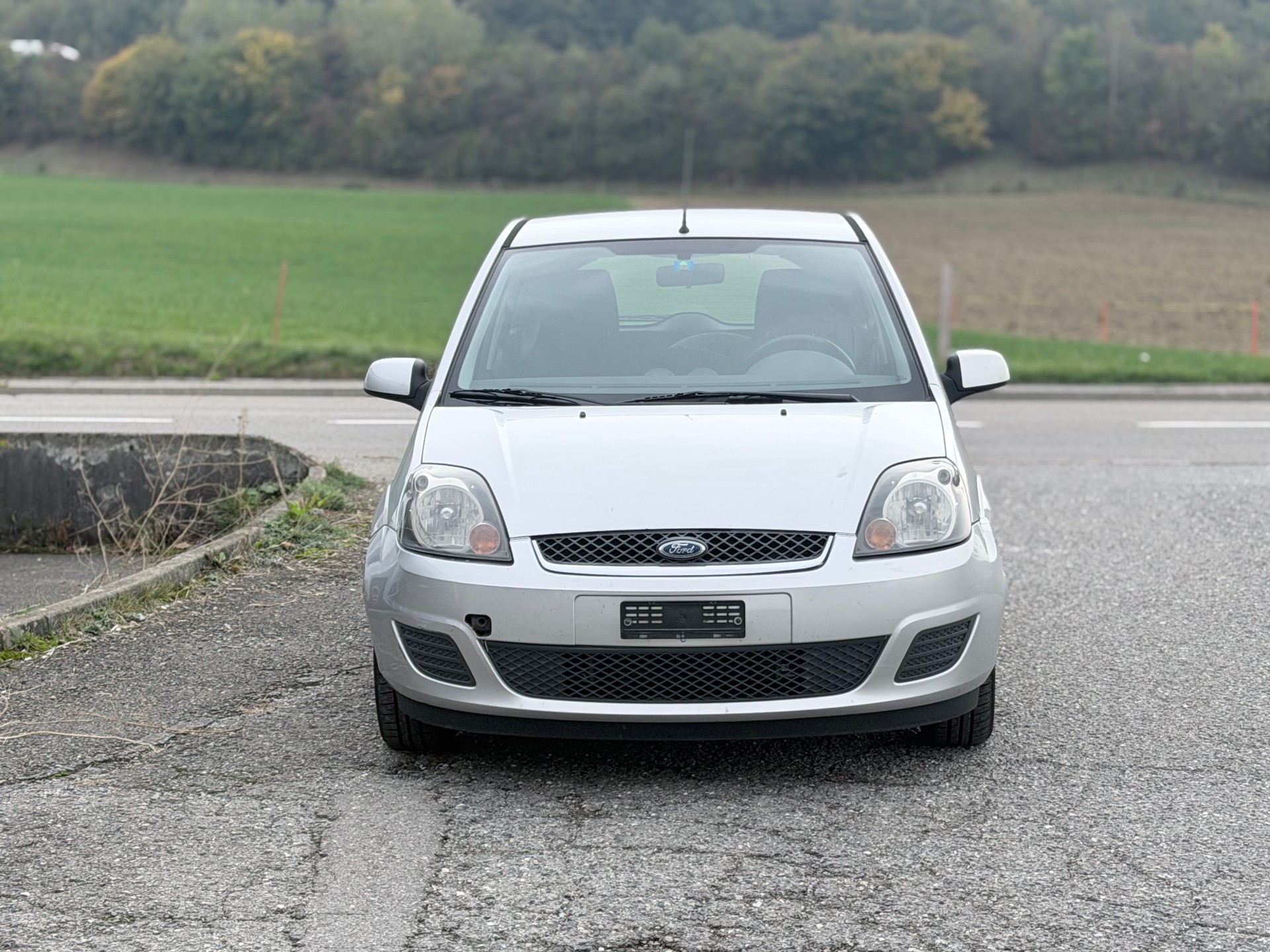 FORD Fiesta 1.6 16V Trend-image-1