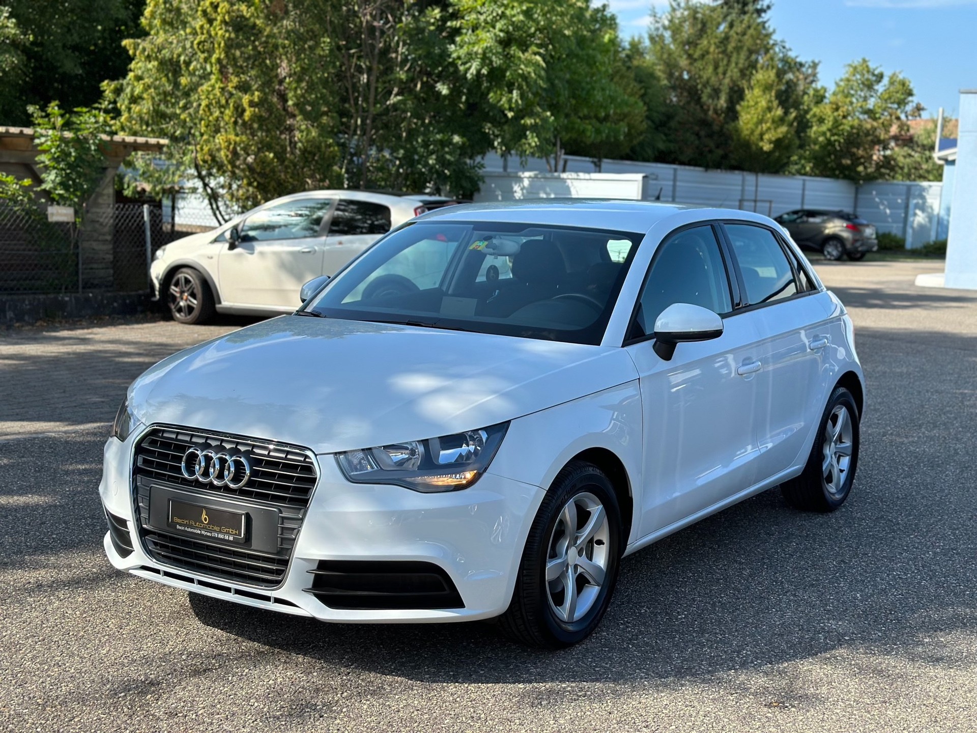 AUDI A1 Sportback 1.6 TDI Ambition DSG-image-2