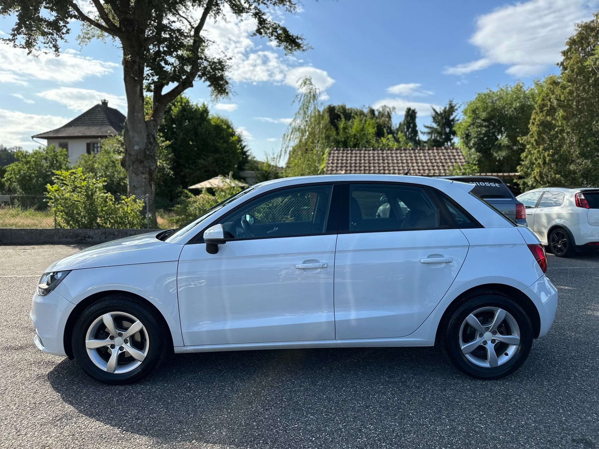 AUDI A1 Sportback 1.6 TDI Ambition DSG-image-5