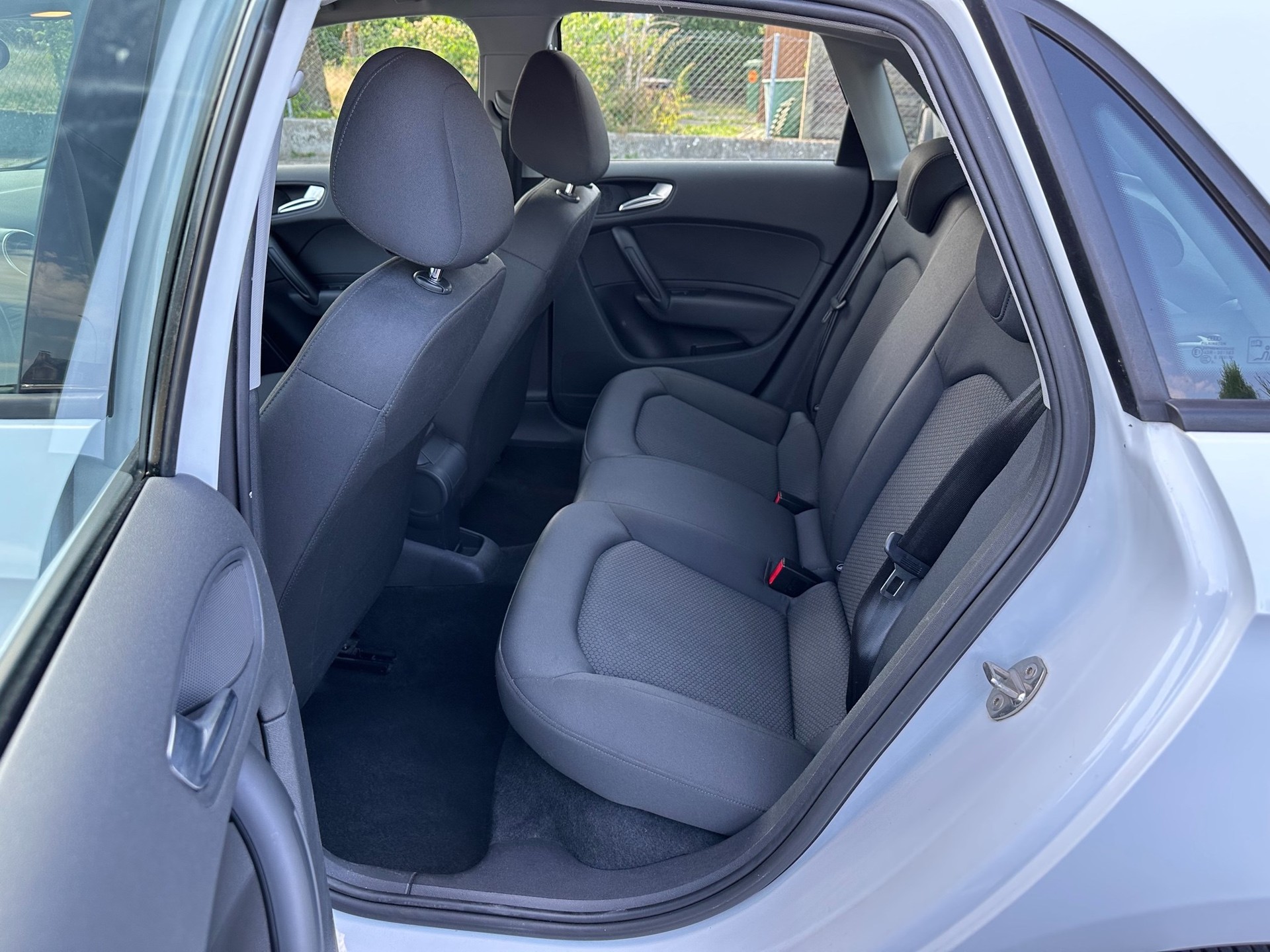 AUDI A1 Sportback 1.6 TDI Ambition DSG-image-7
