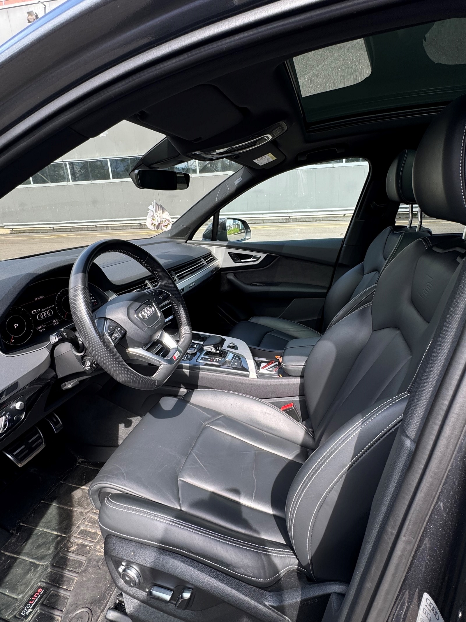 AUDI Q7 3.0 TDI quattro tiptronic-image-6