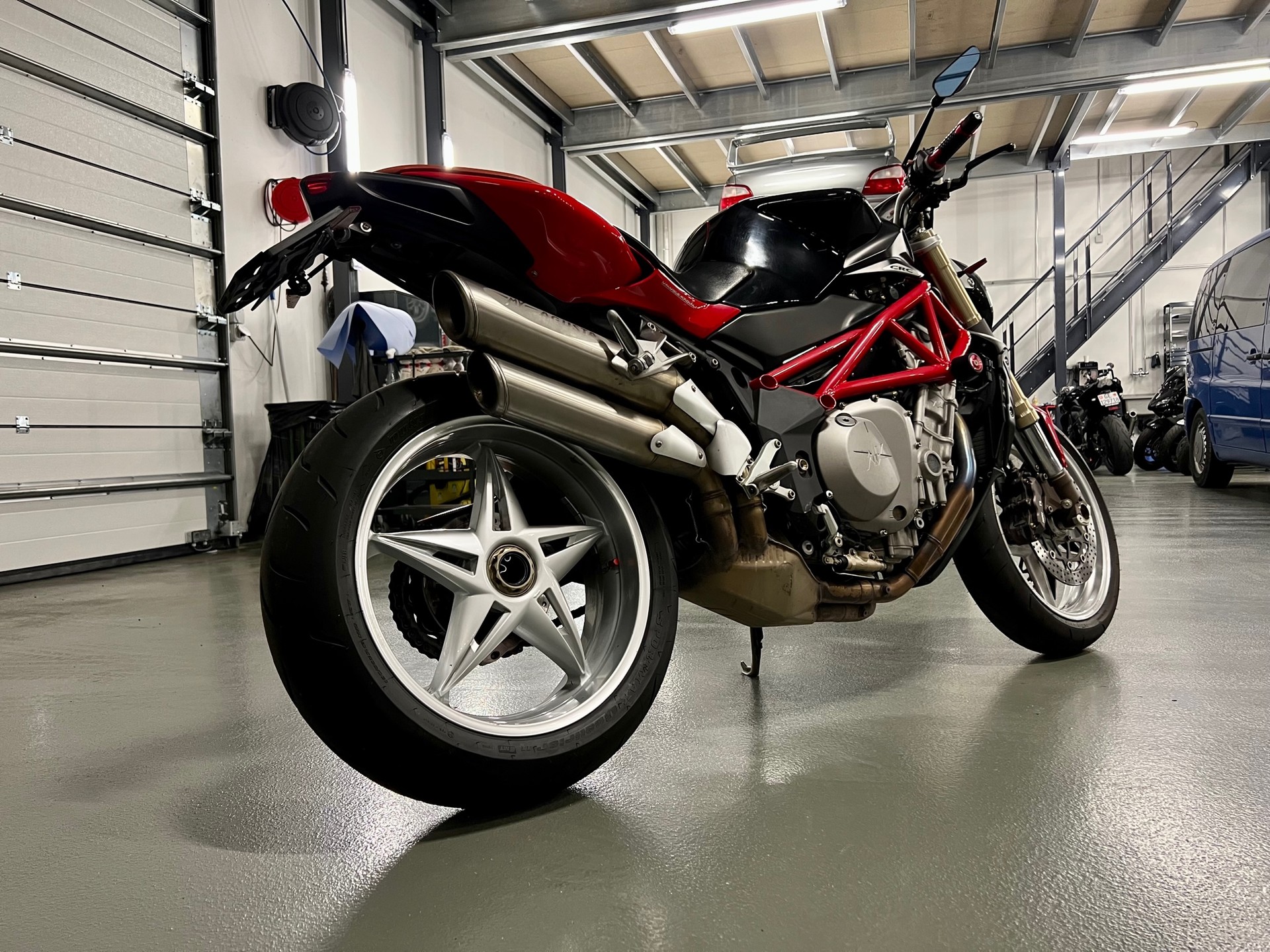 MV AGUSTA B4 Brutale 910-image-2