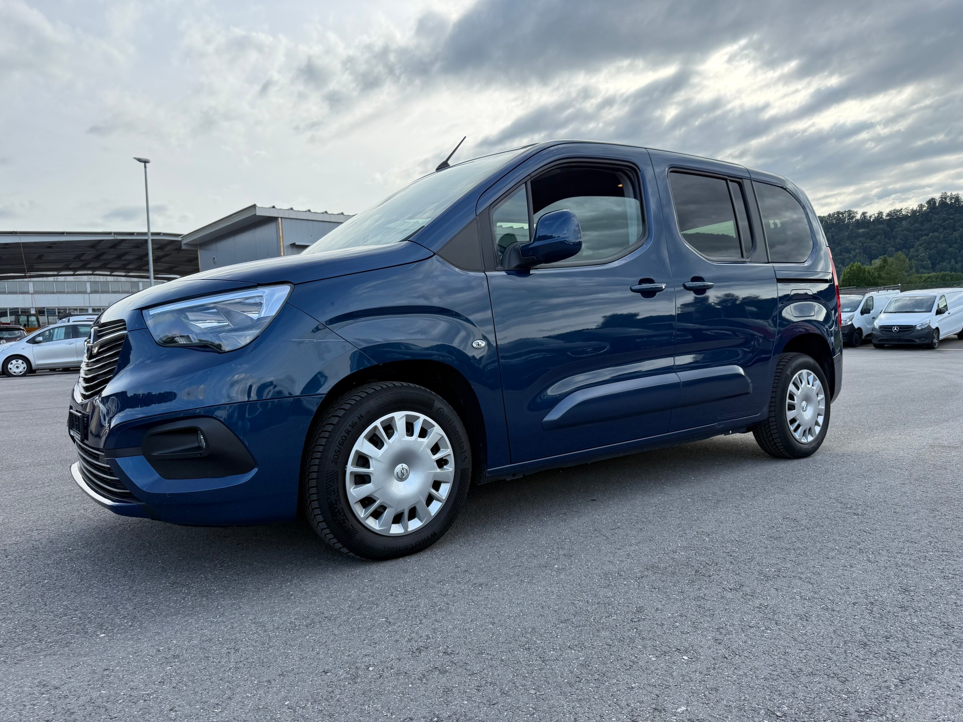 OPEL COMBO Life 7 Places E F 1.2 XHL-image-1