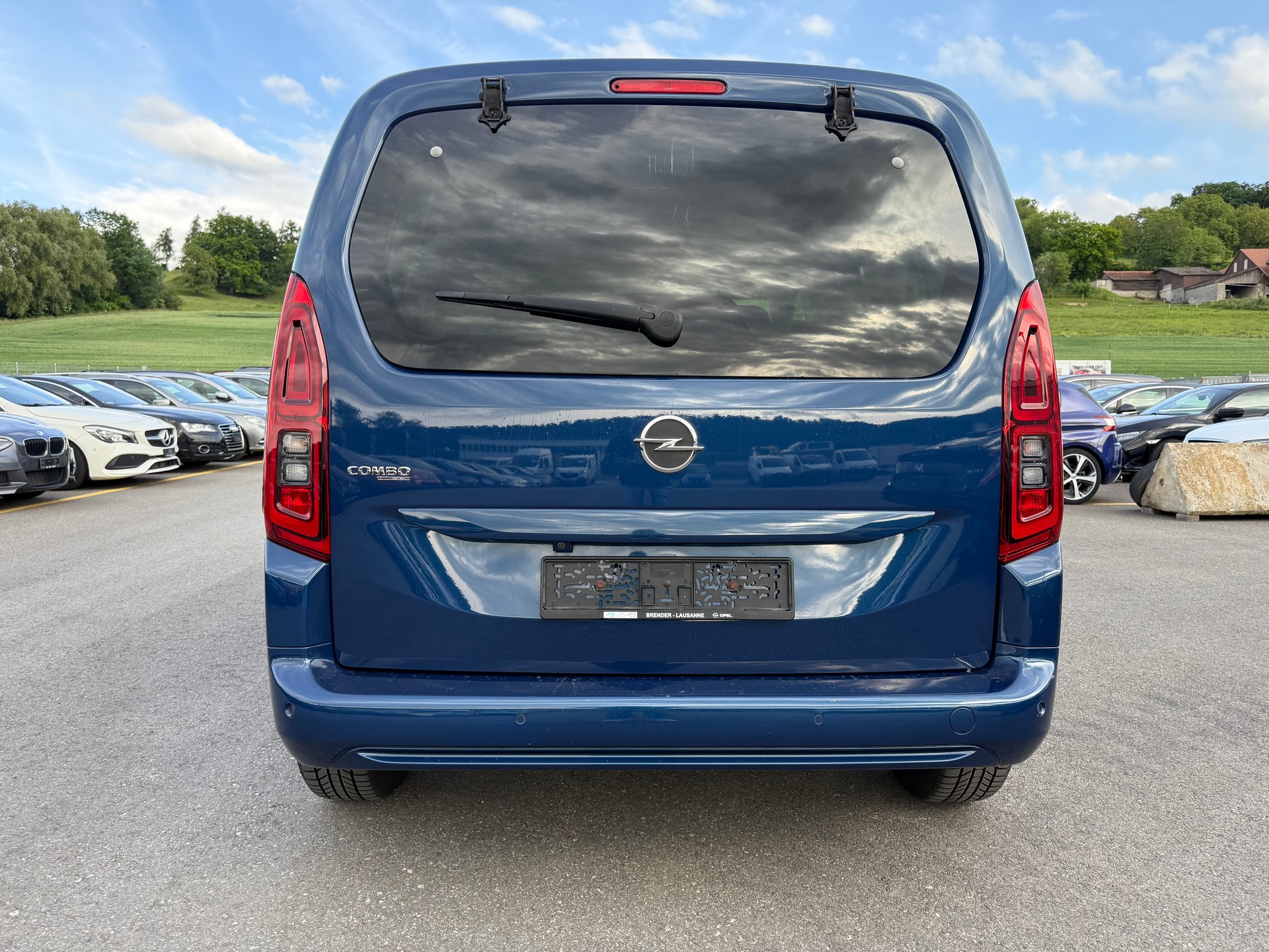 OPEL COMBO Life 7 Places E F 1.2 XHL-image-10