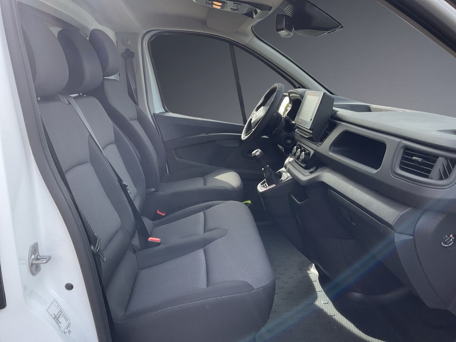 NISSAN Primastar dCi 130 3.0 L1H1 Acenta-image-7