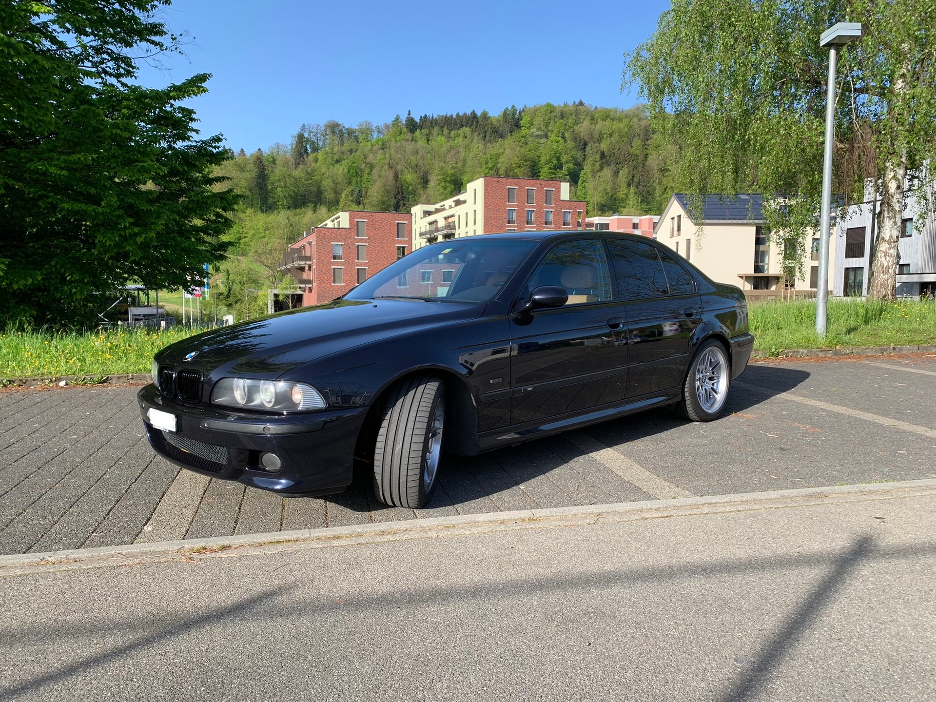 BMW M5-image-0