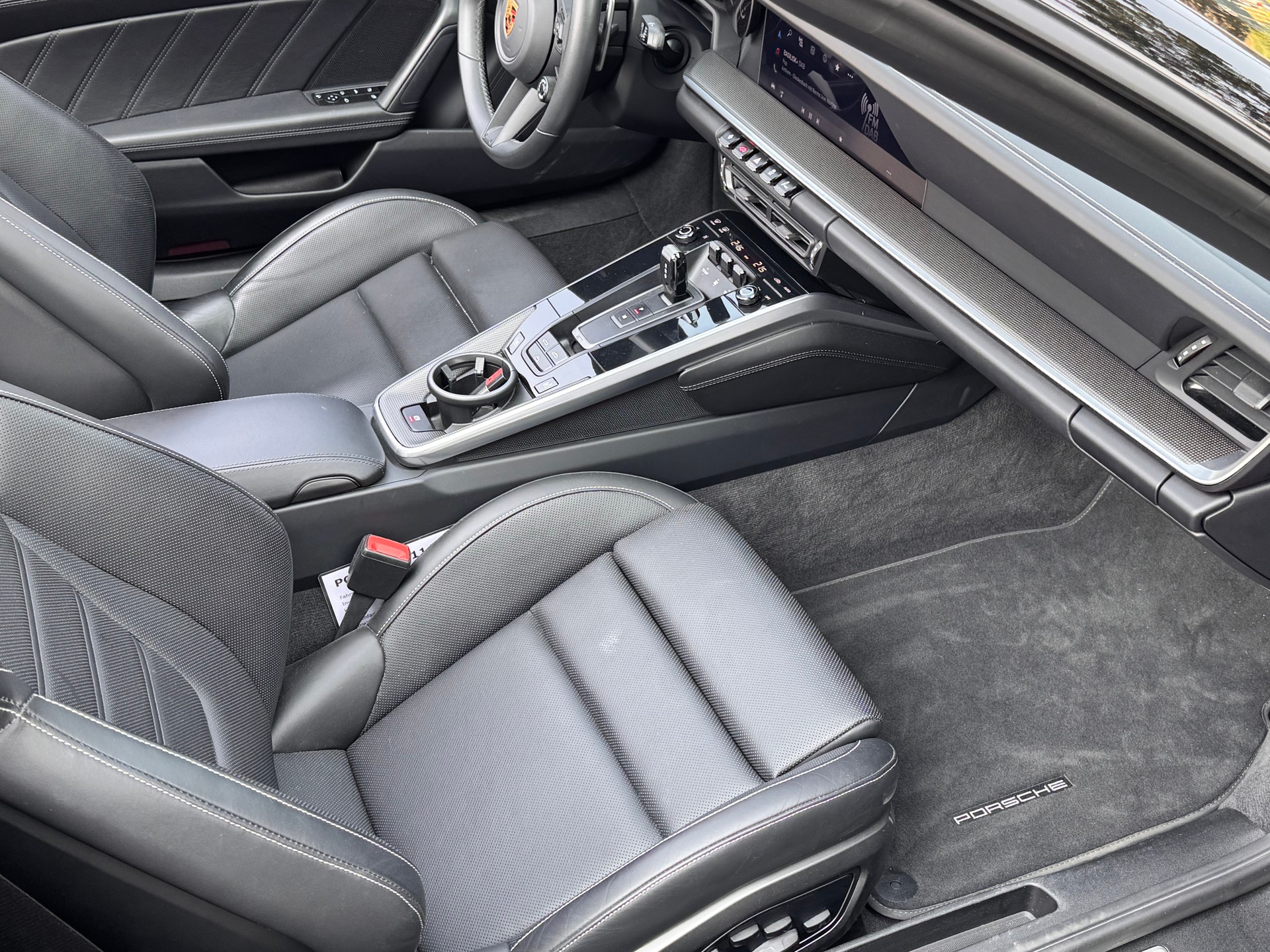 PORSCHE 911 Turbo S Cabriolet PDK-image-8