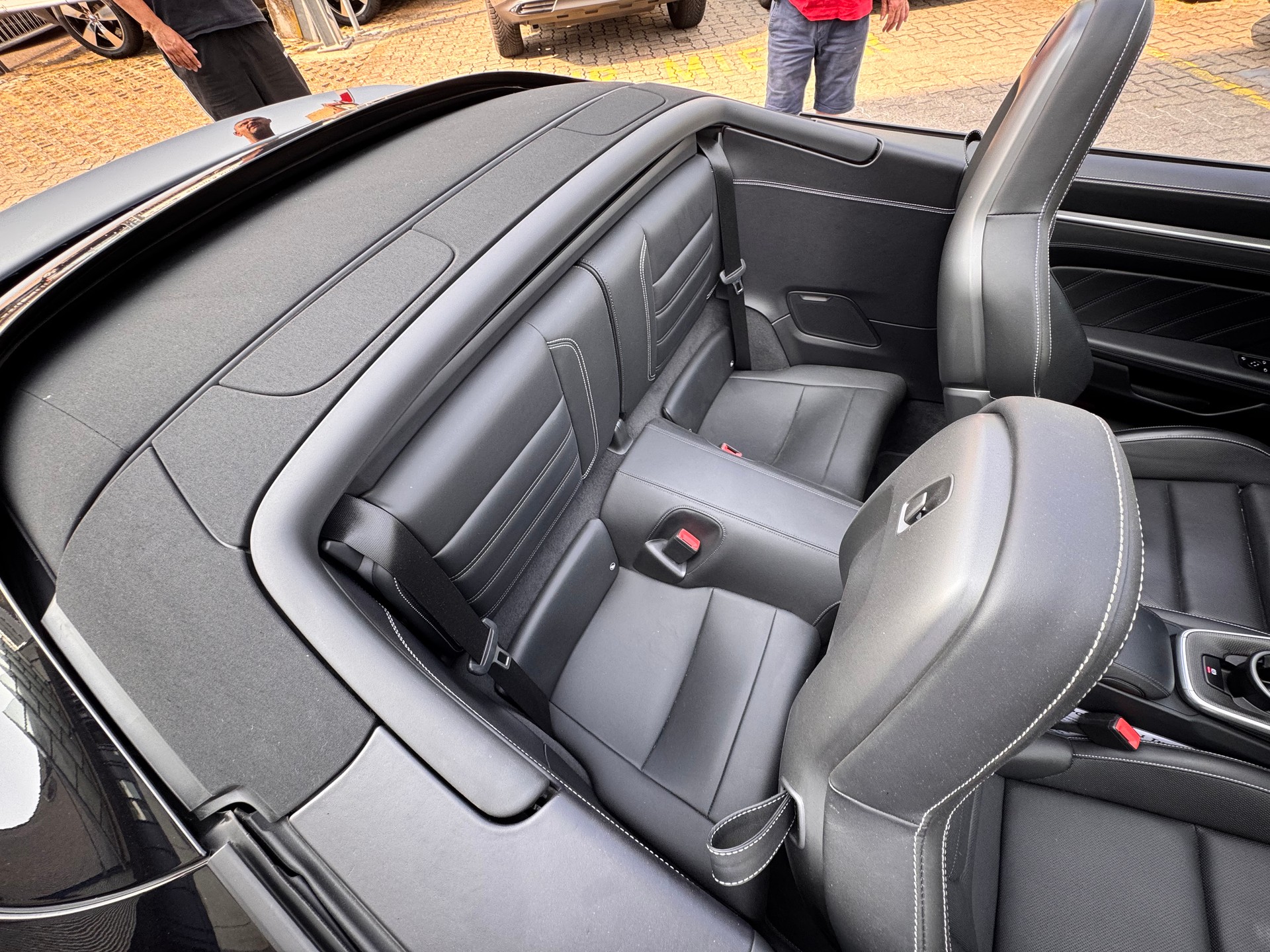 PORSCHE 911 Turbo S Cabriolet PDK-image-10