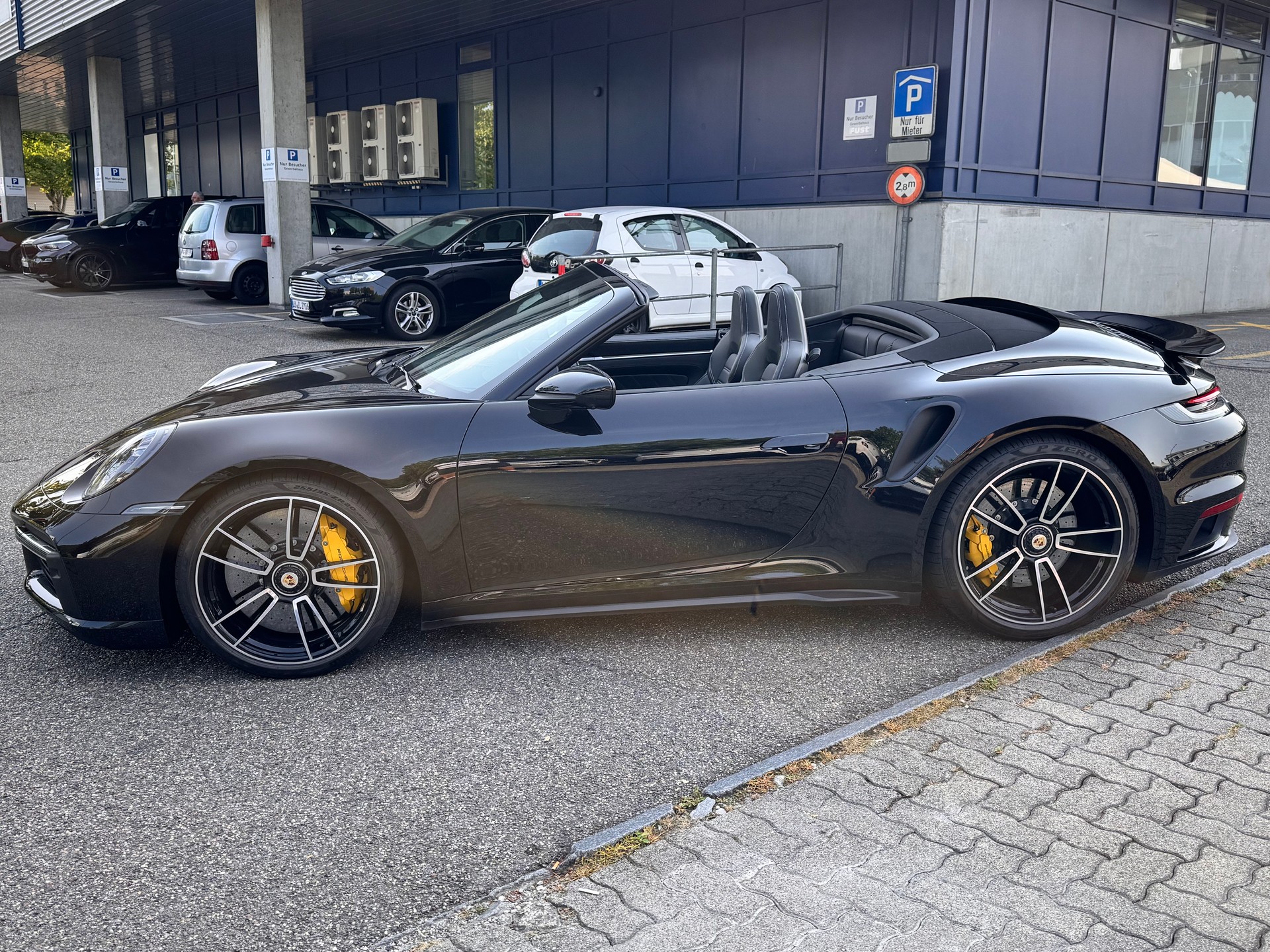 PORSCHE 911 Turbo S Cabriolet PDK-image-5