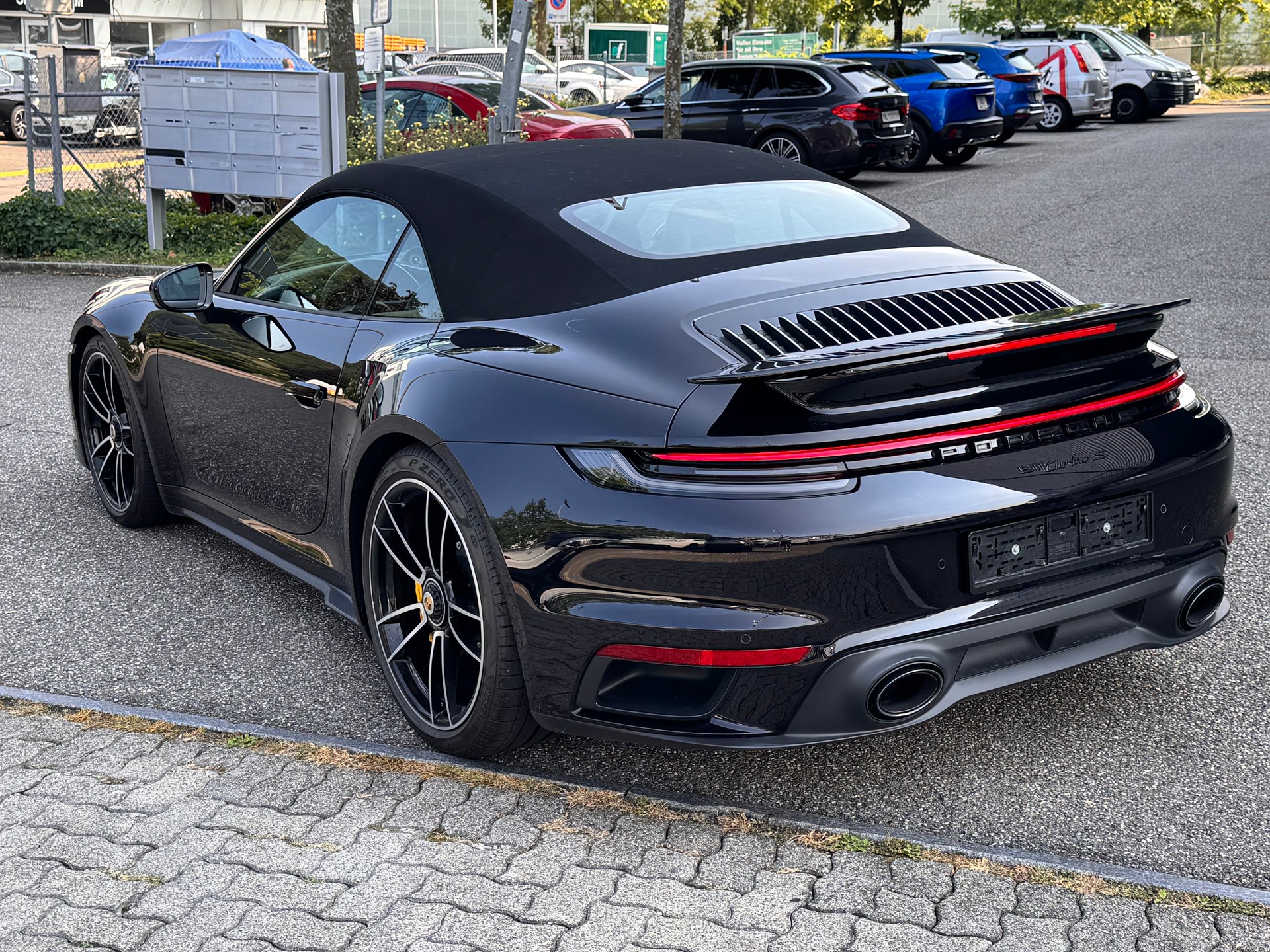 PORSCHE 911 Turbo S Cabriolet PDK-image-13