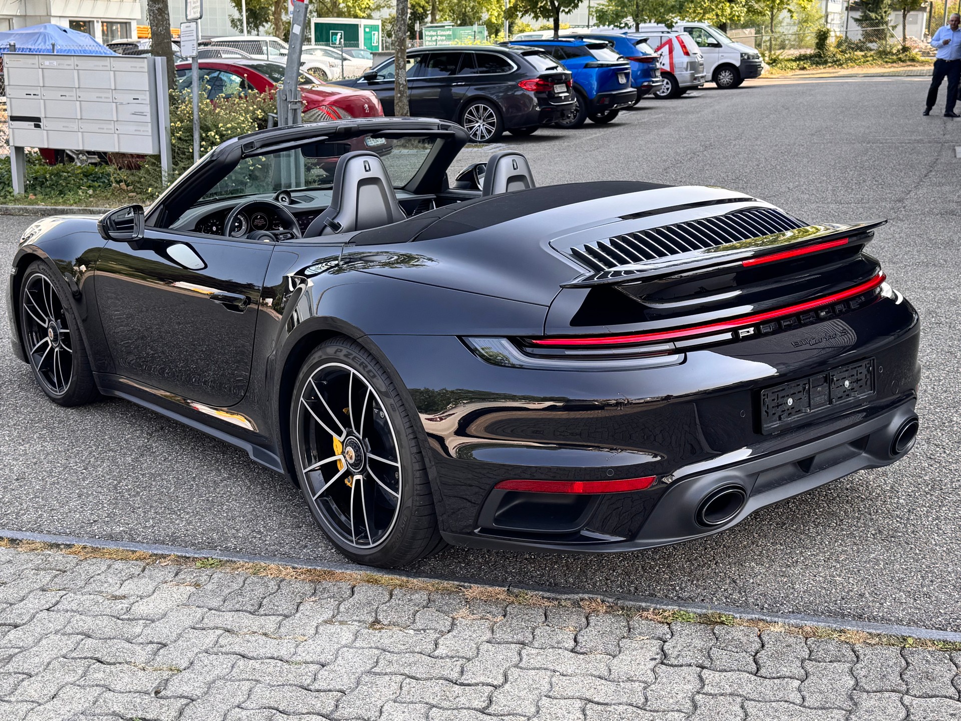 PORSCHE 911 Turbo S Cabriolet PDK-image-4
