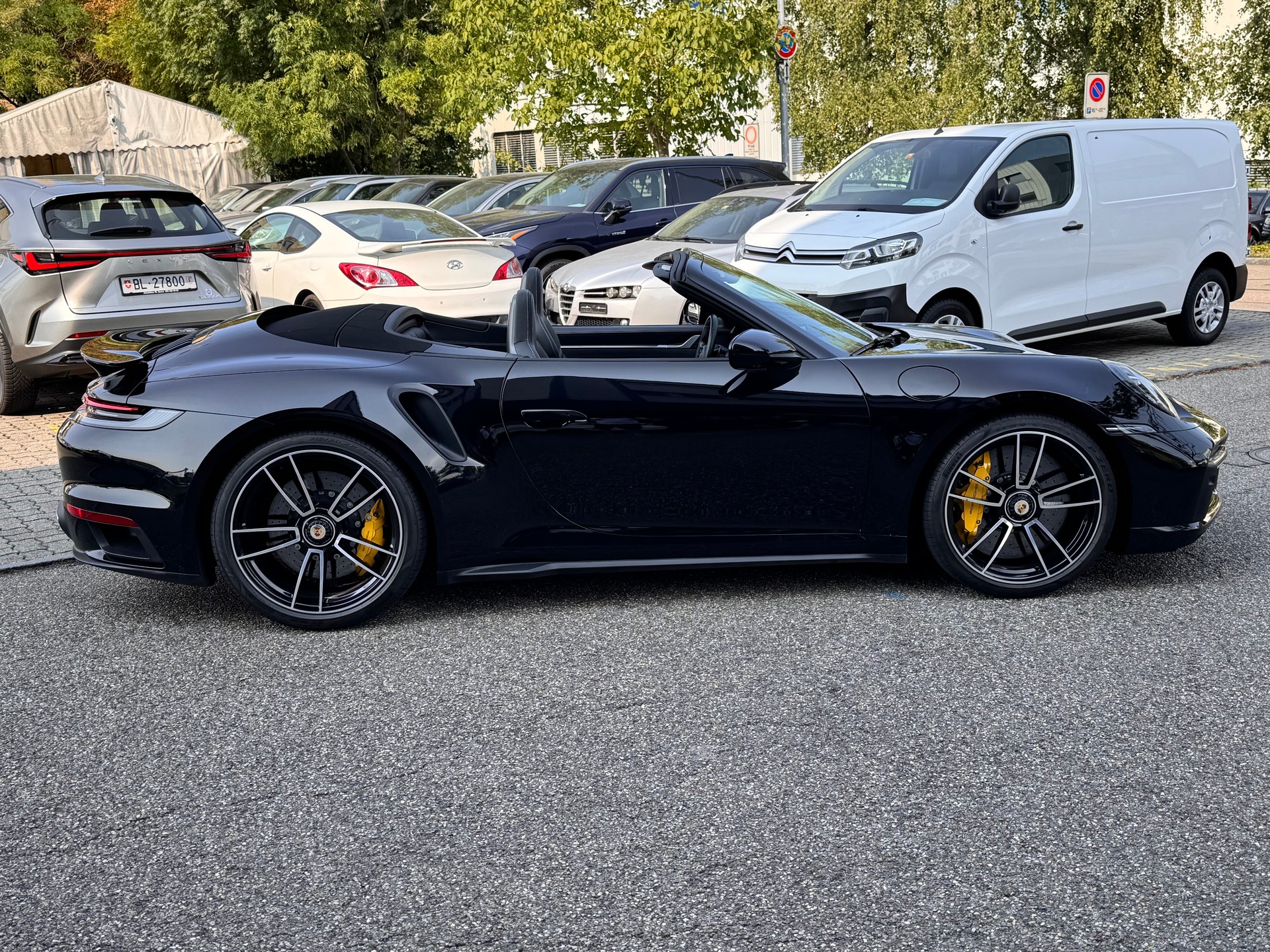 PORSCHE 911 Turbo S Cabriolet PDK-image-1