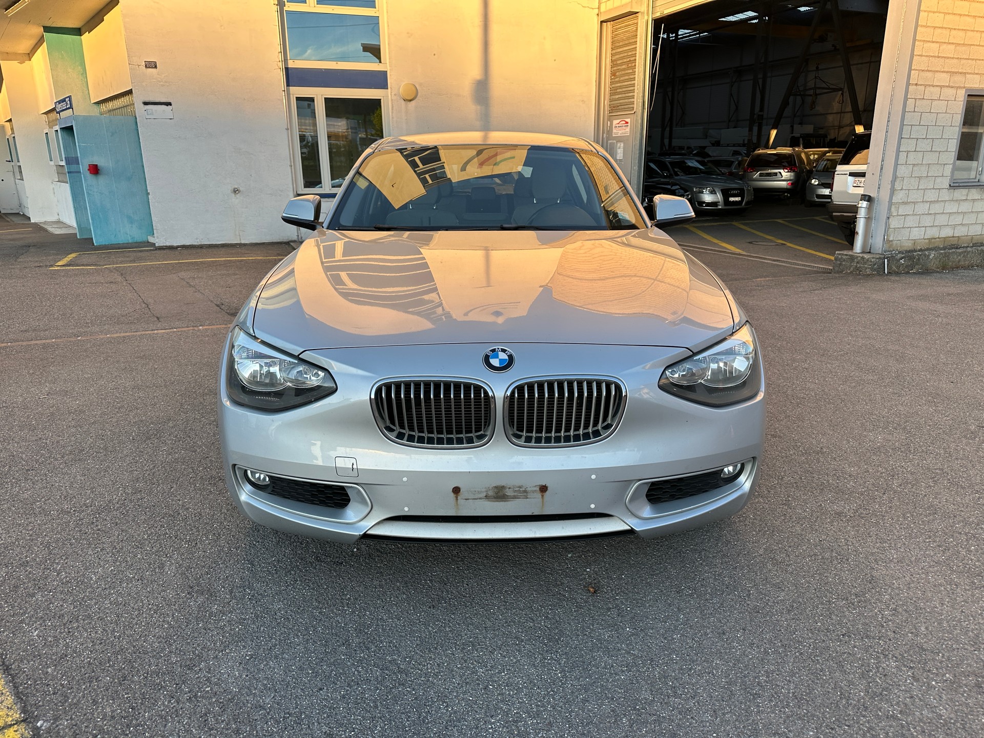 BMW 118i Urban Line-image-1
