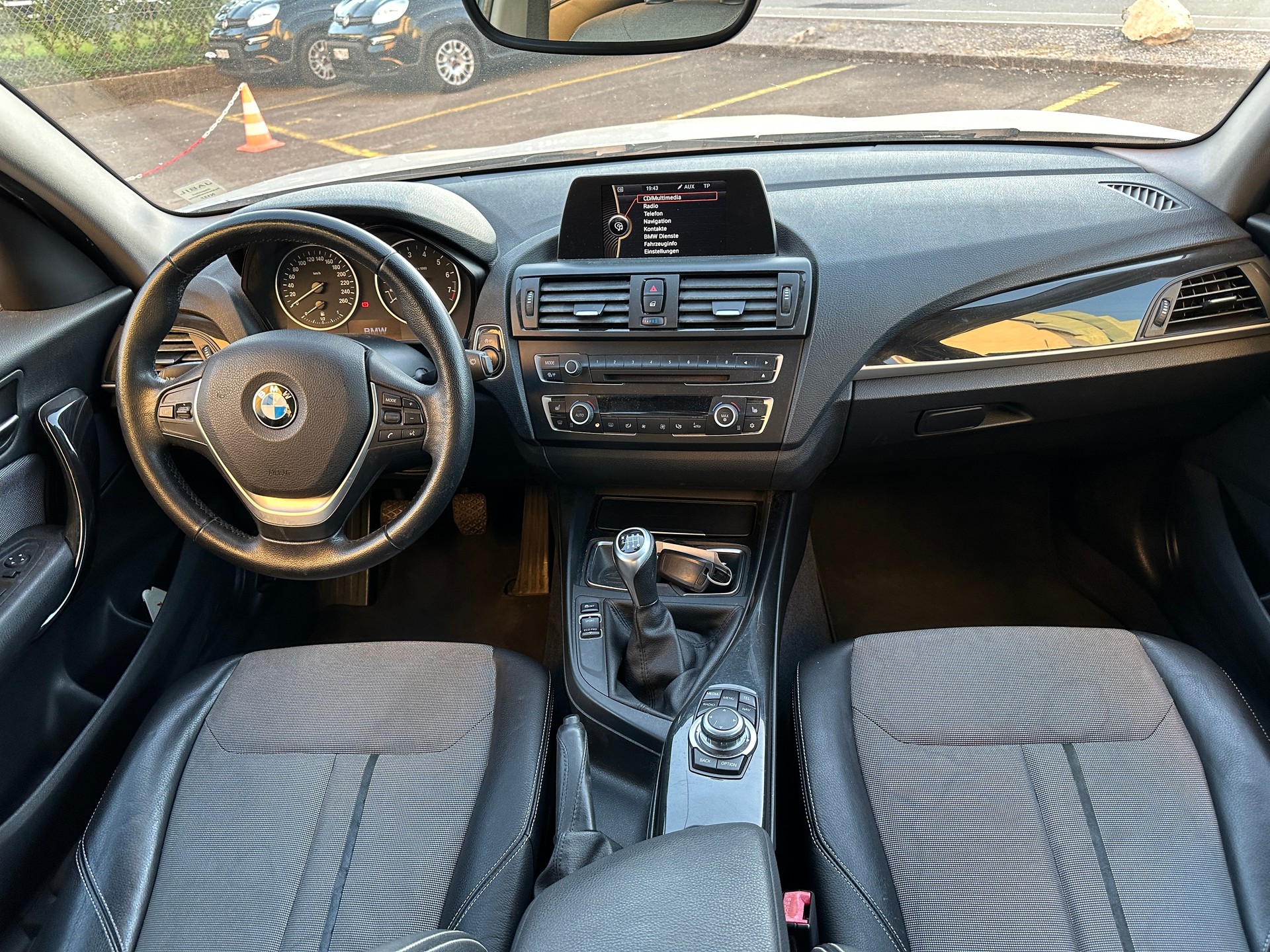 BMW 118i Urban Line-image-8