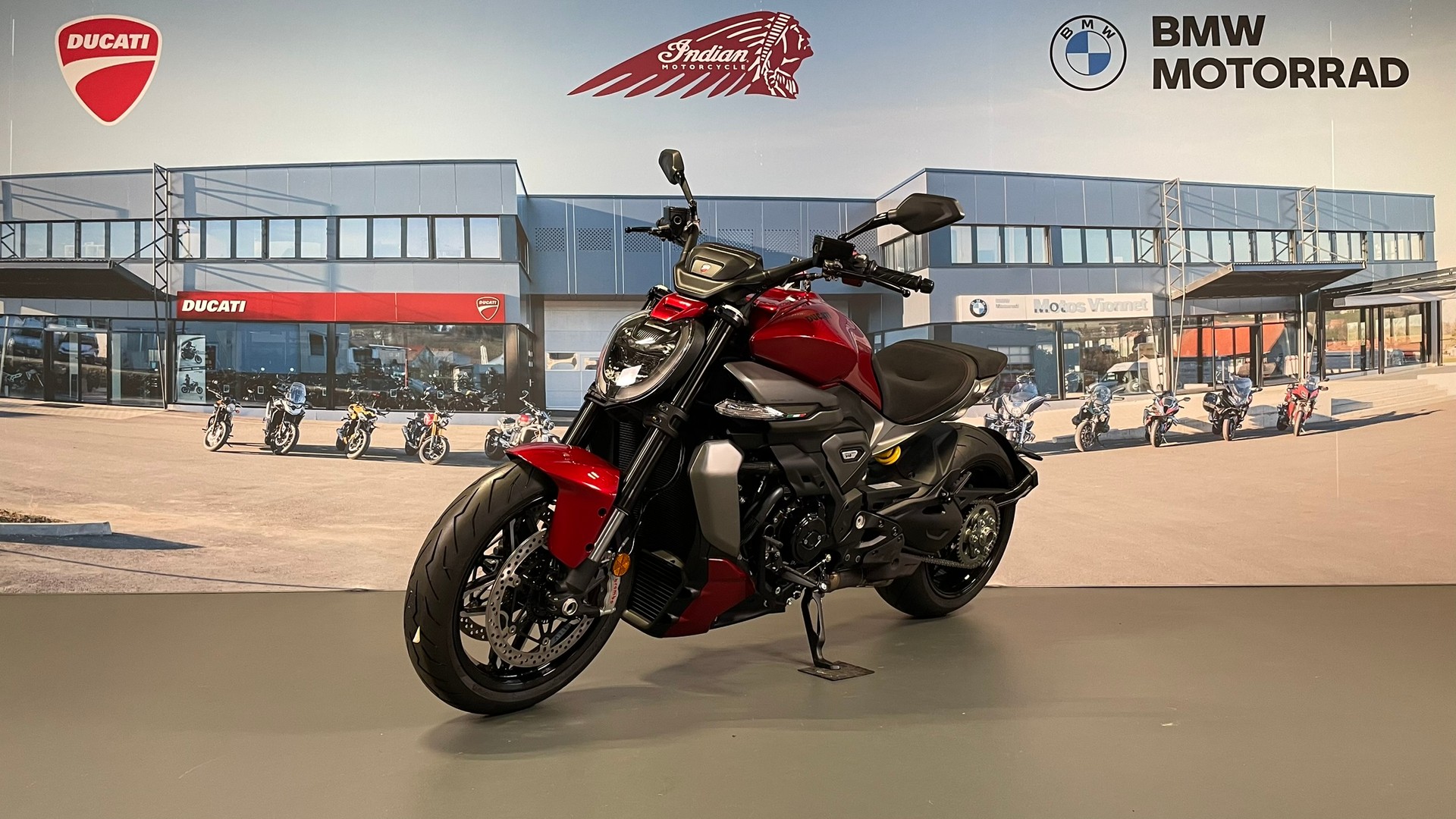 DUCATI XDIAVEL-showroom-element-2